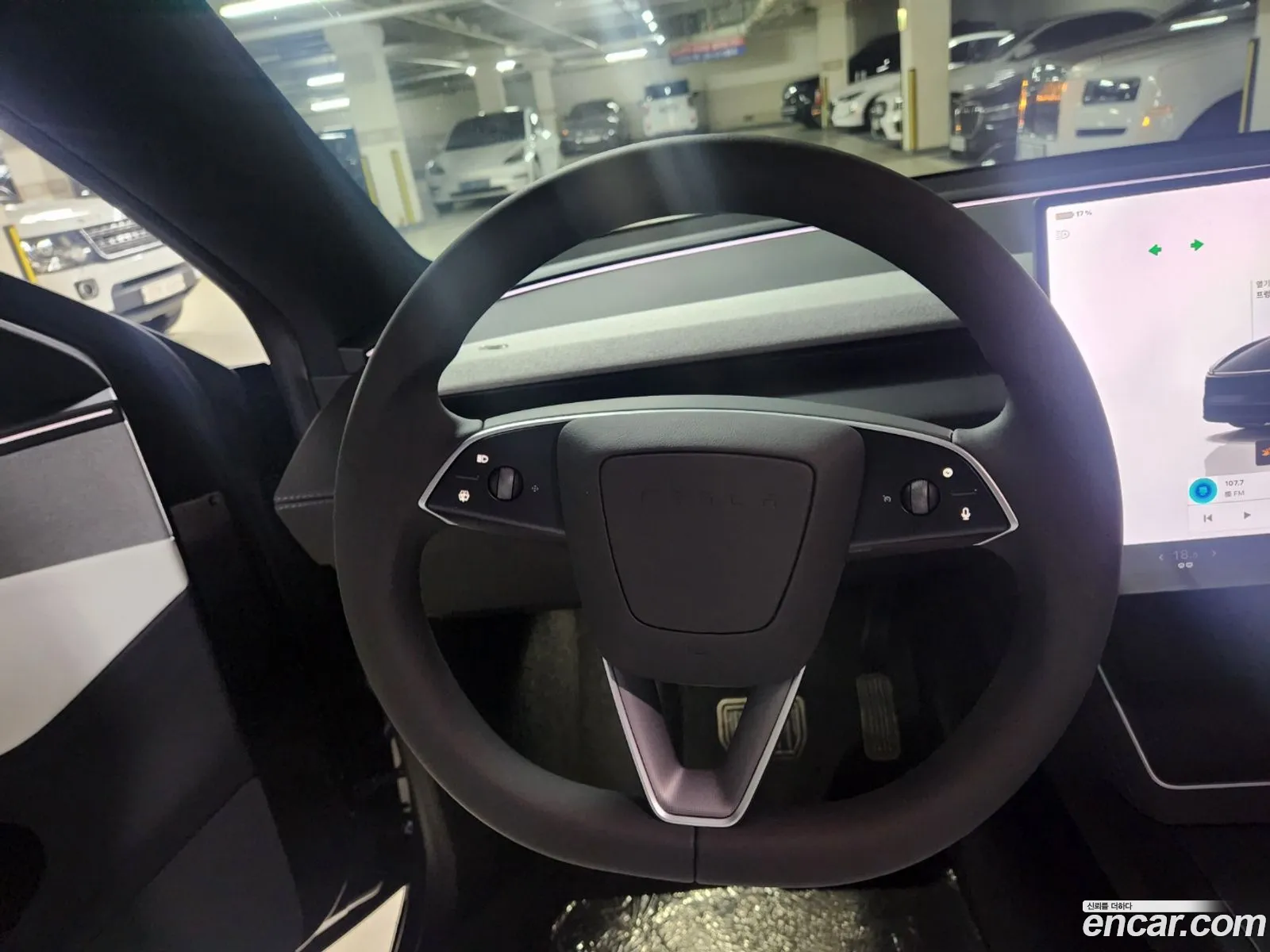 Tesla Model Y 2026 — 16