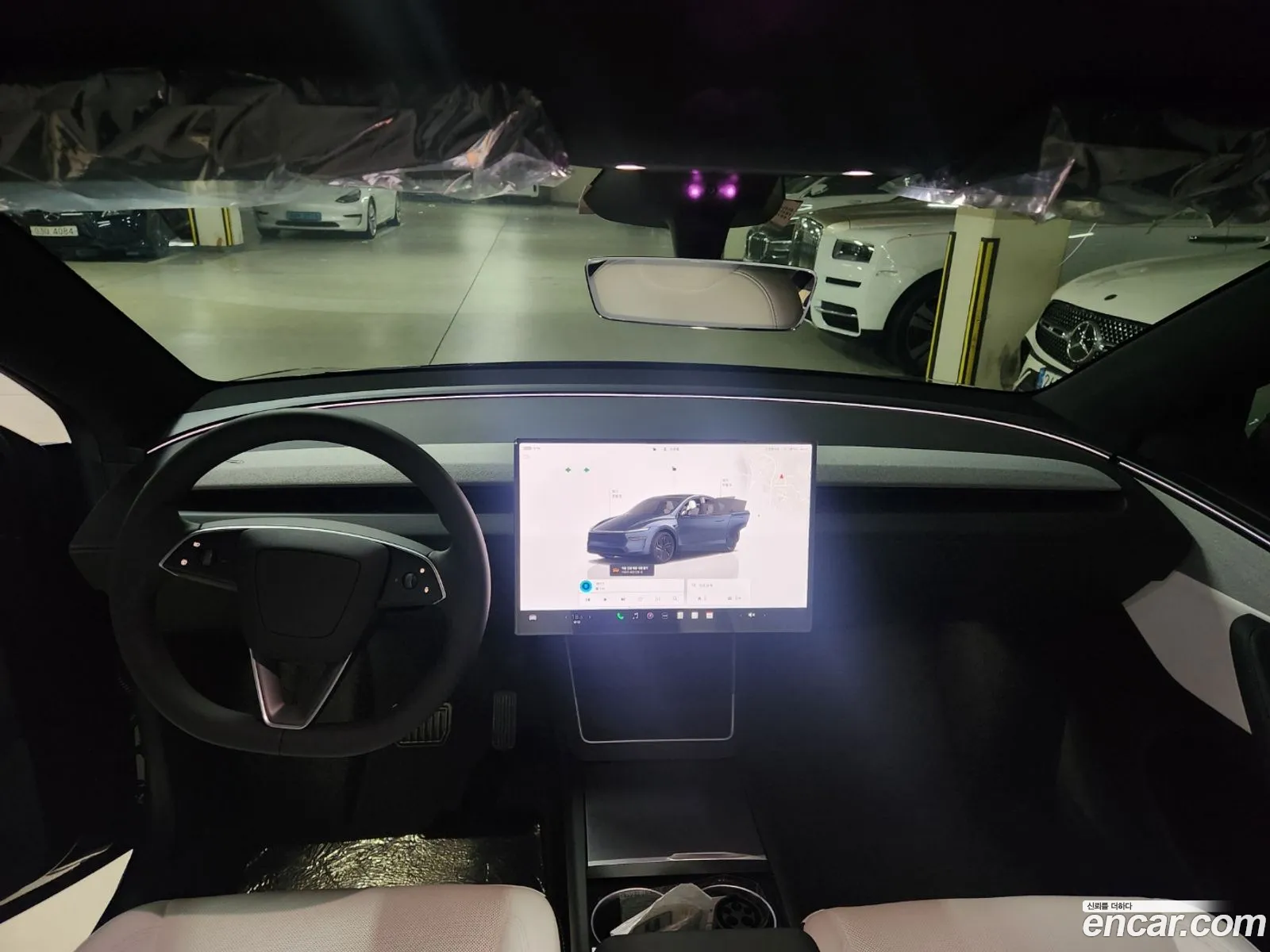 Tesla Model Y 2026 — 11