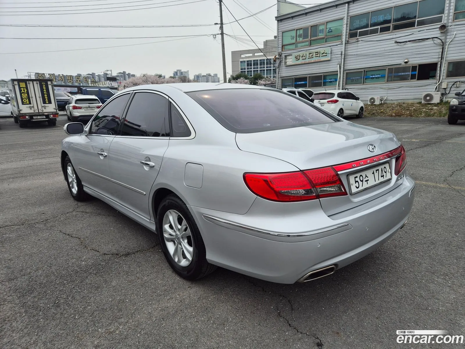 Hyundai The Luxury Grandeur 2010 — 7