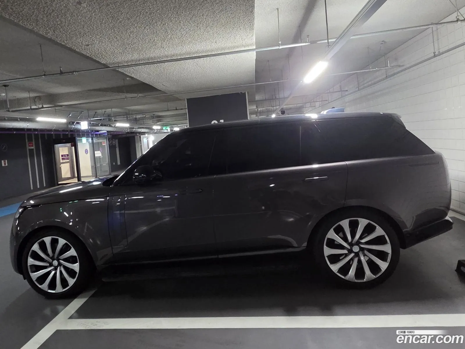 Land Rover Range Rover 2024 — 5