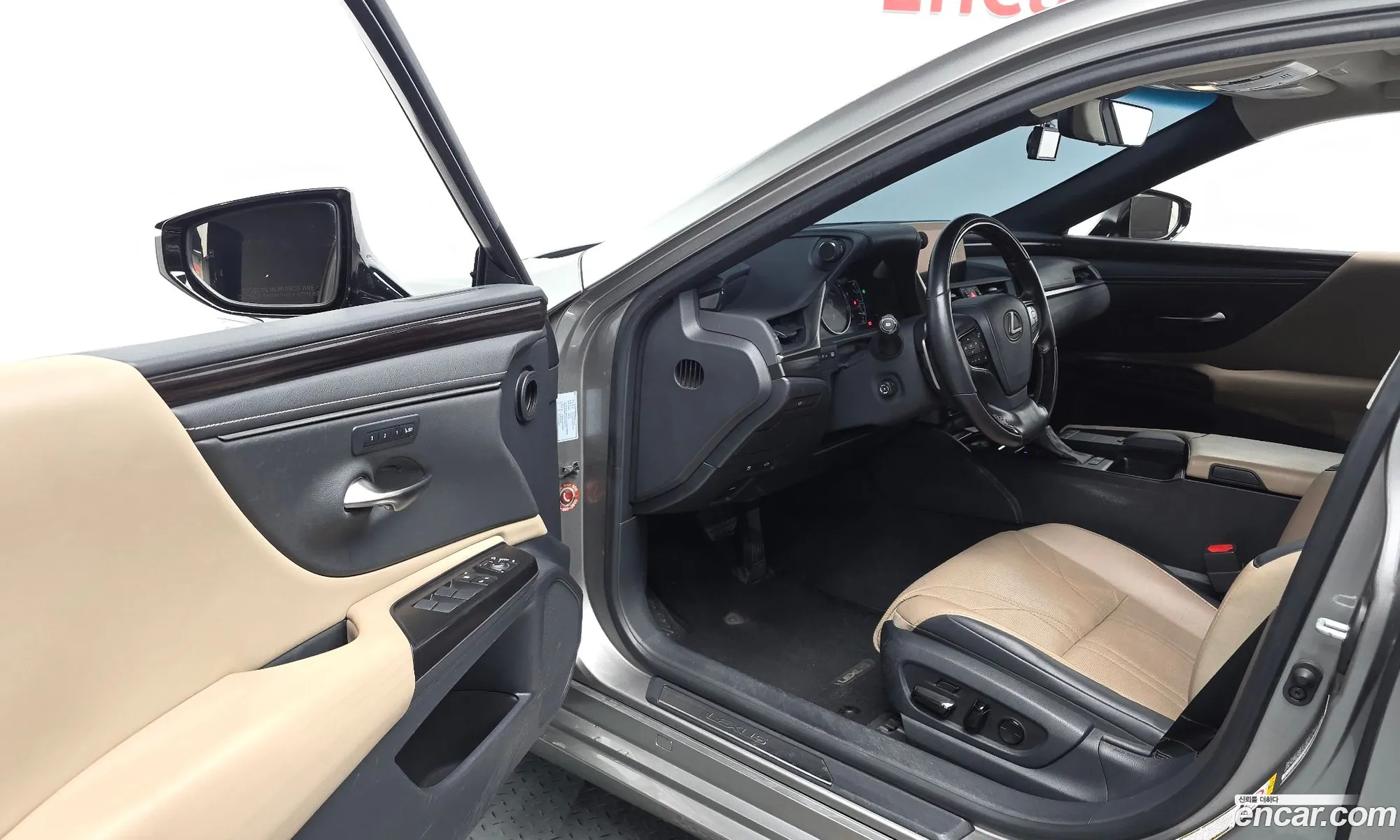 Lexus ES300h 7th Gen 2018 JTHB21B18K2013843 — 5