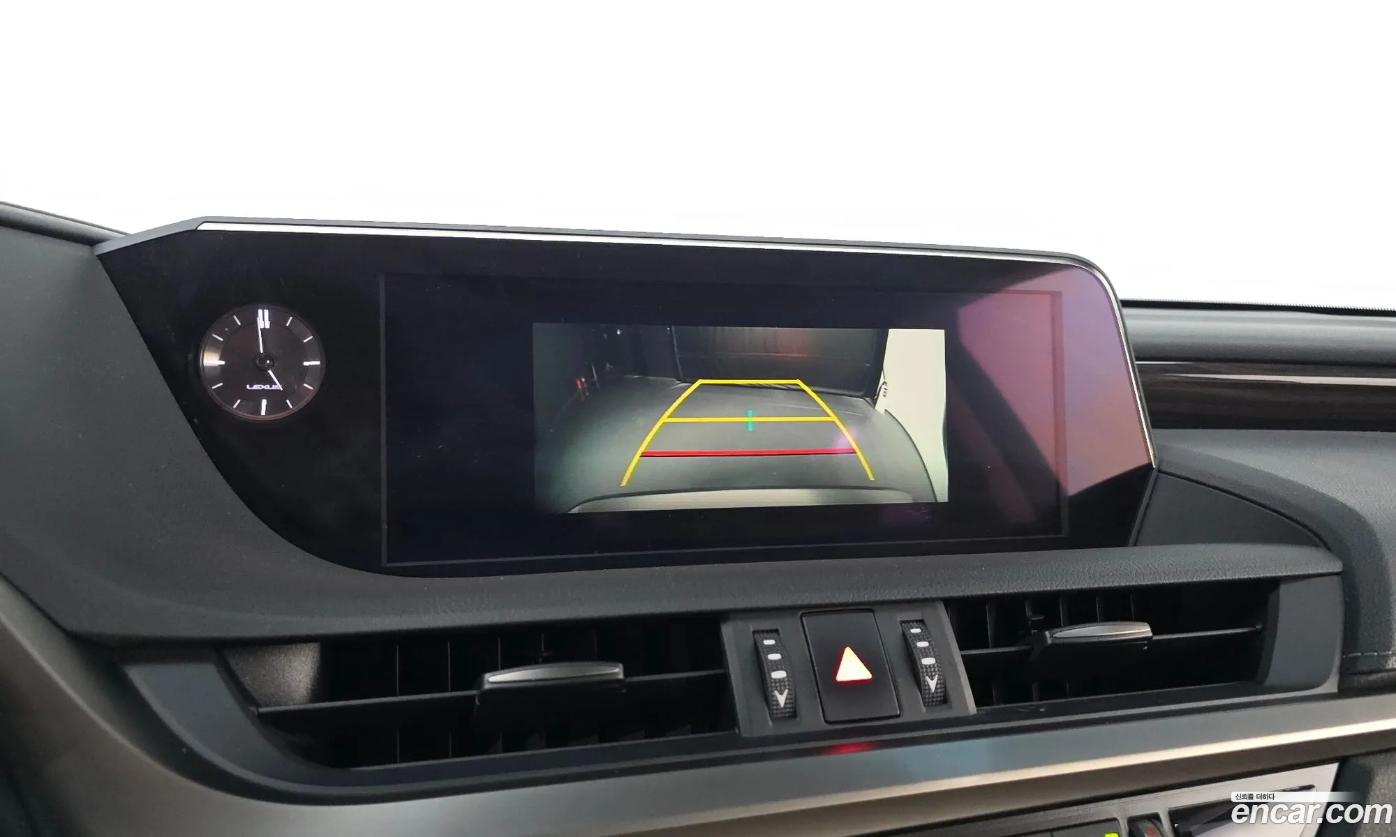 Lexus ES300h 7th Gen 2018 JTHB21B18K2013843 — 3