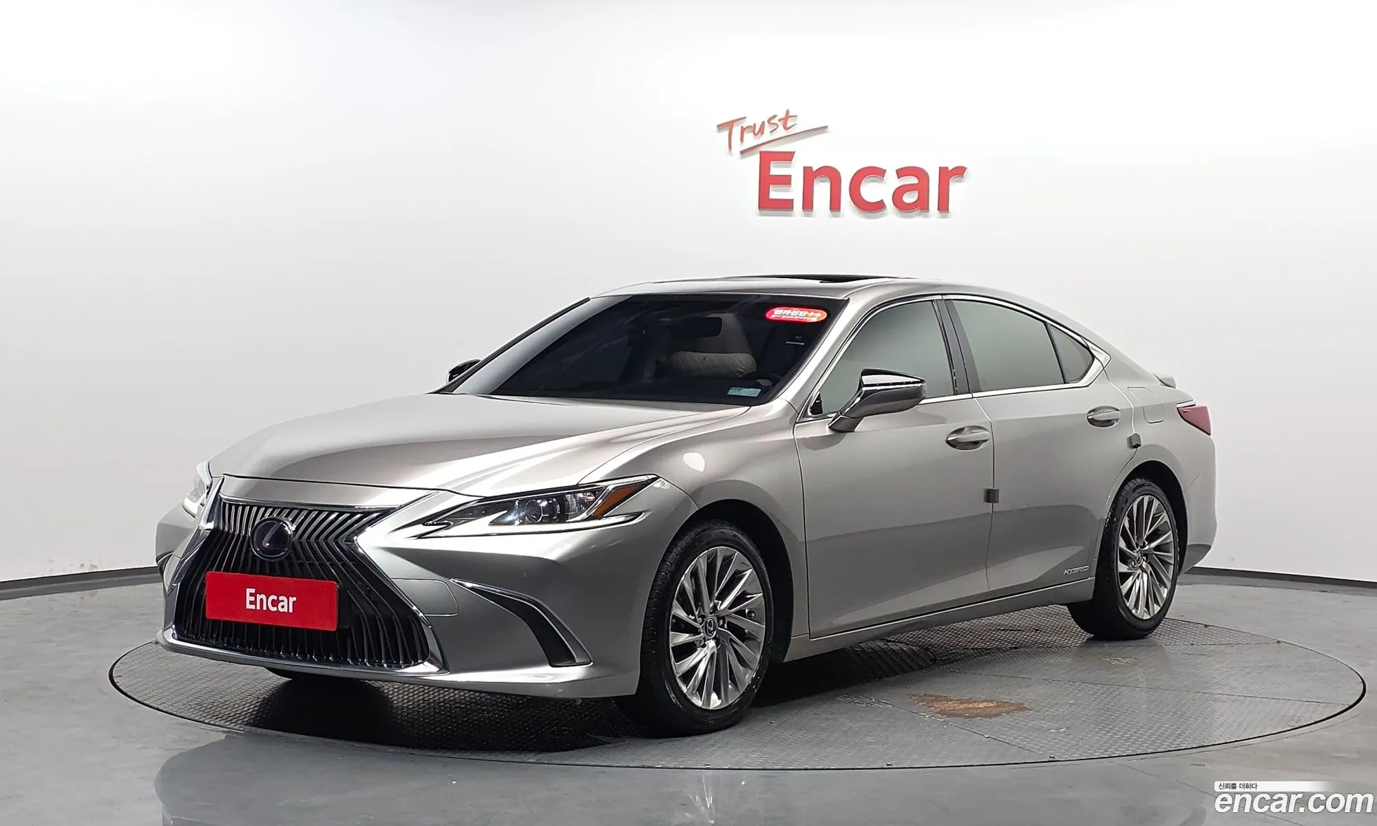 Lexus ES300h 7th Gen 2018 JTHB21B18K2013843 — 18