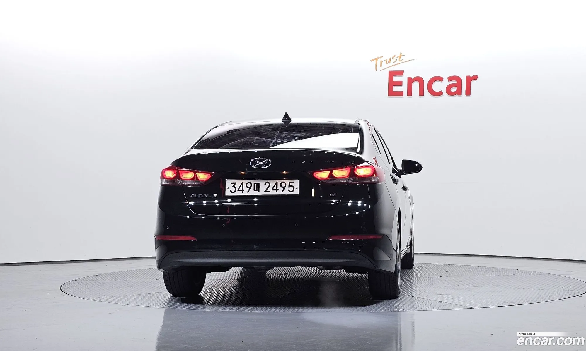 Hyundai Elantra AD 2018 — 11