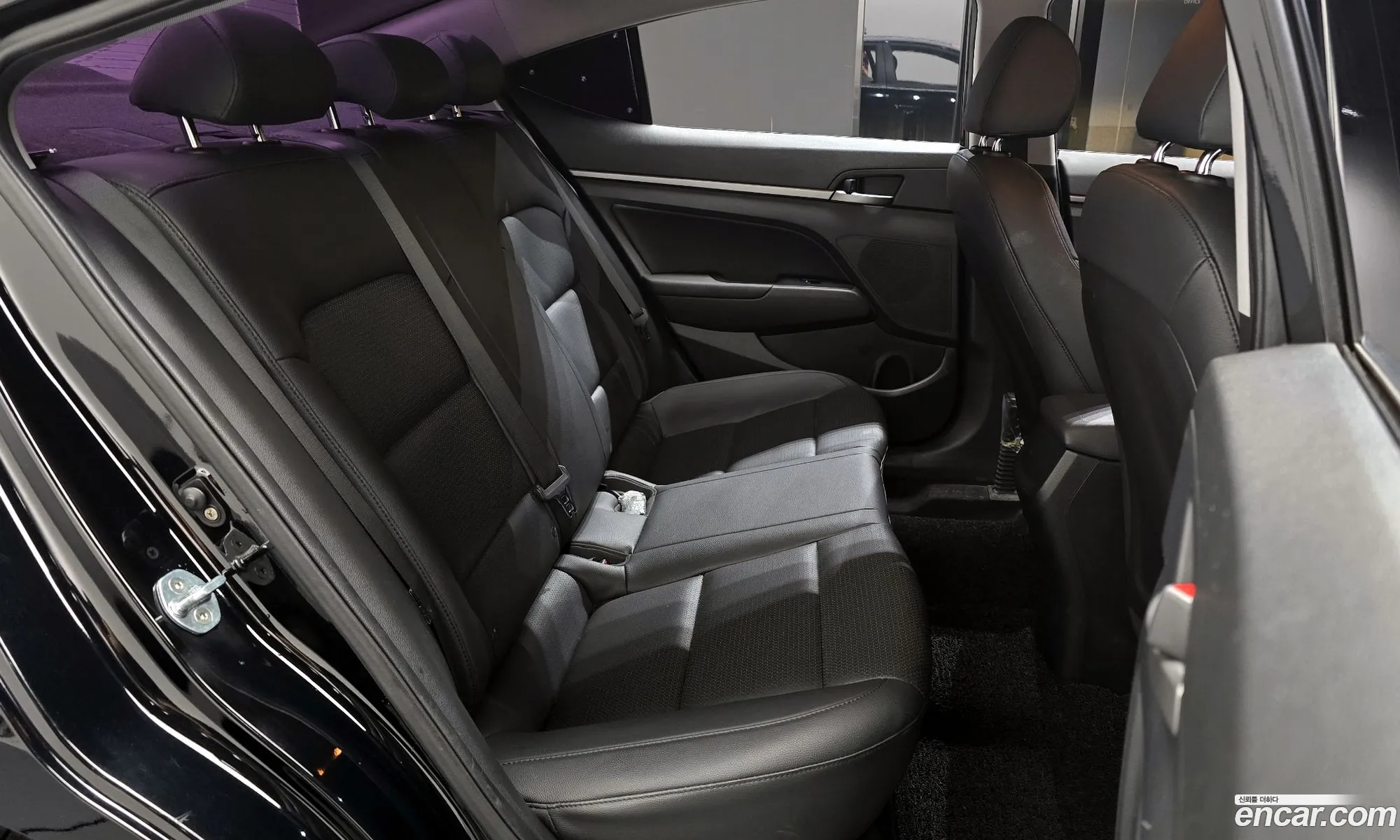 Hyundai Elantra AD 2018 — 12
