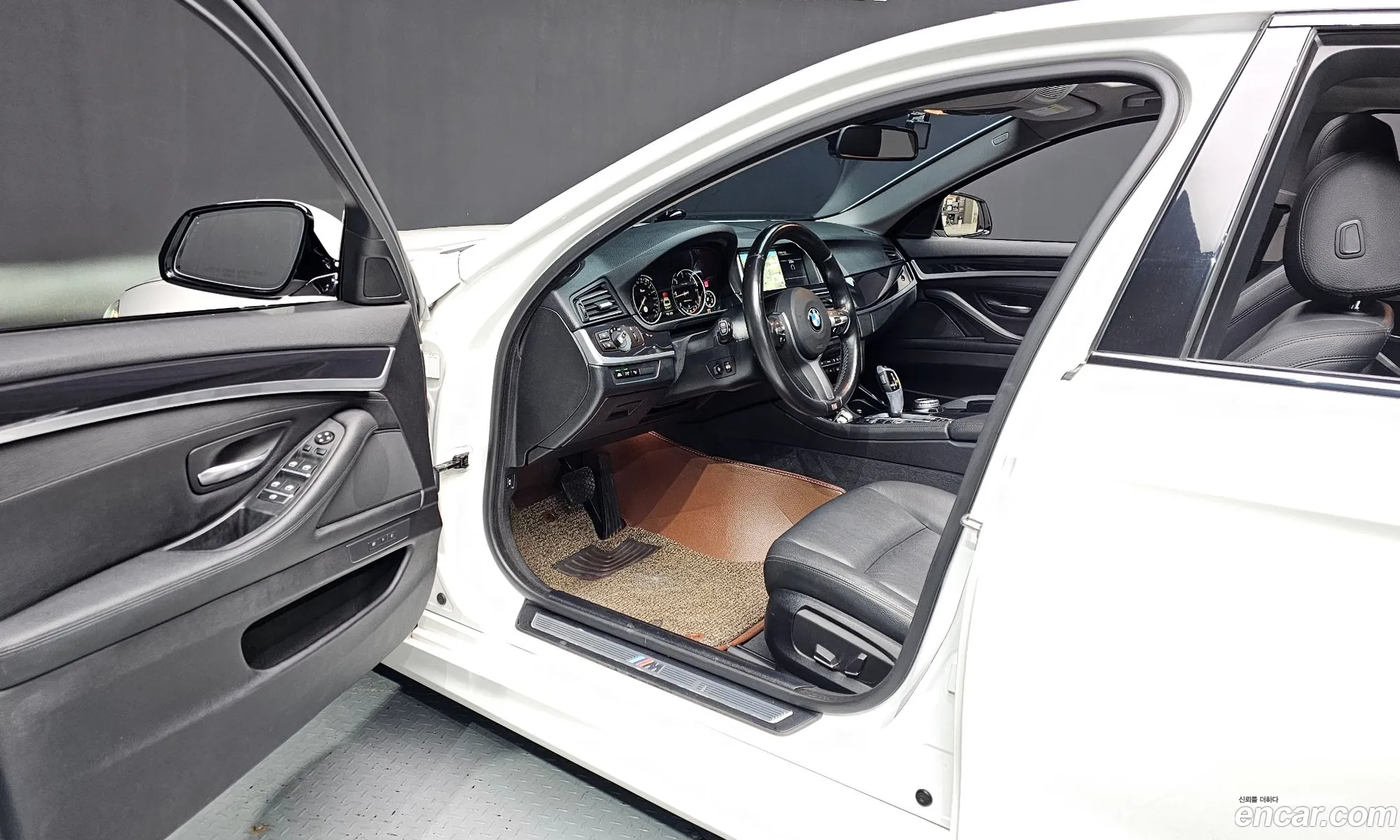 BMW 5 Series 2016 WBA5E7103GG568174 — 7