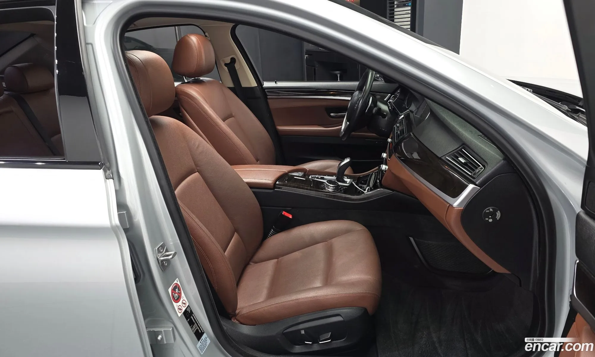 BMW 5 Series 2016 WBA5A7105GG297565 — 2