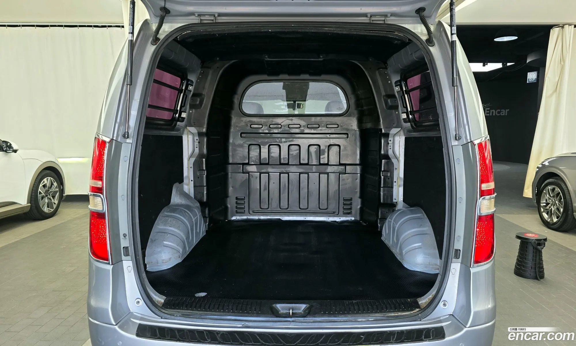 Hyundai Grand Starex 2012 — 13