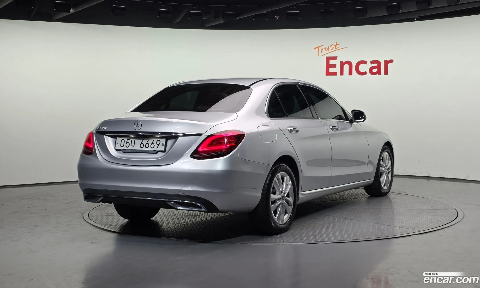 Mercedes-Benz C-Class W205 2019 — 18