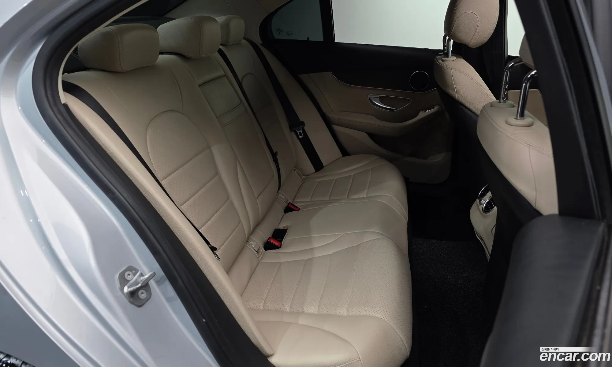 Mercedes-Benz C-Class W205 2019 — 19