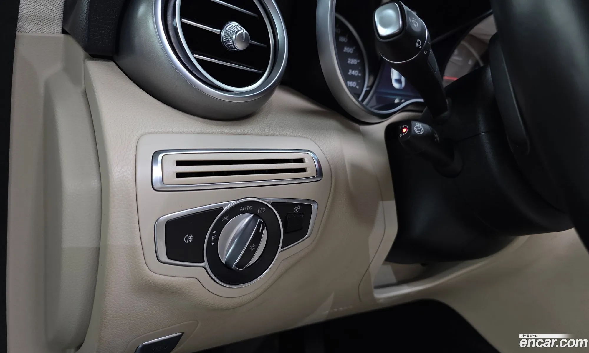 Mercedes-Benz C-Class W205 2019 — 13