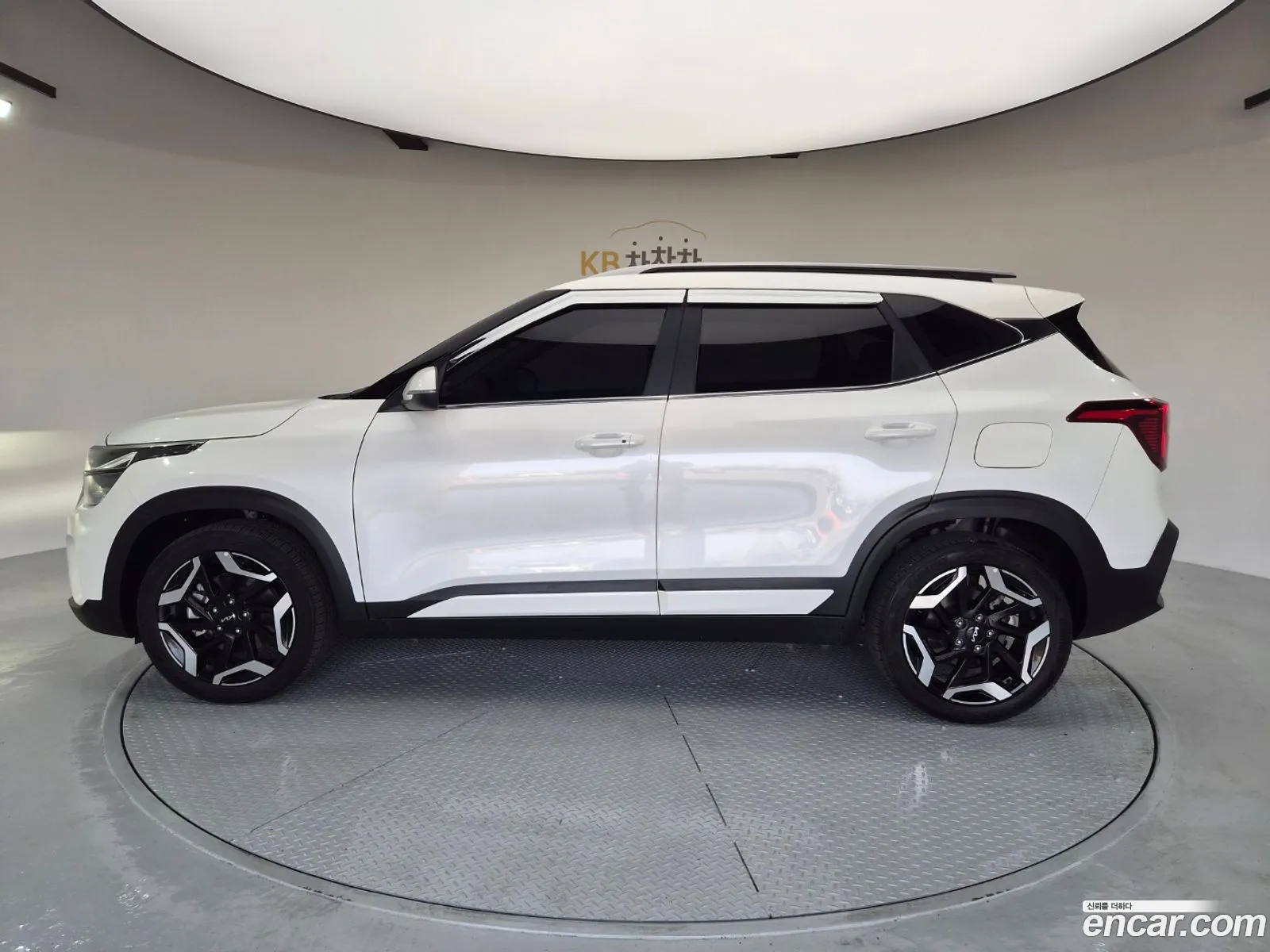 Kia Seltos 2023 — 12