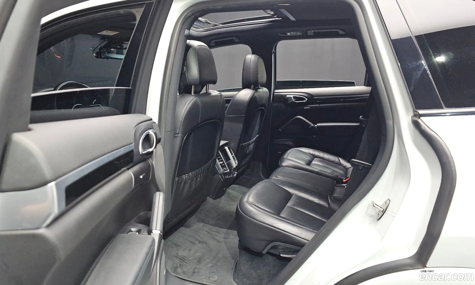 Porsche Cayenne 2017 WP1AF2925HKA29883 — 13