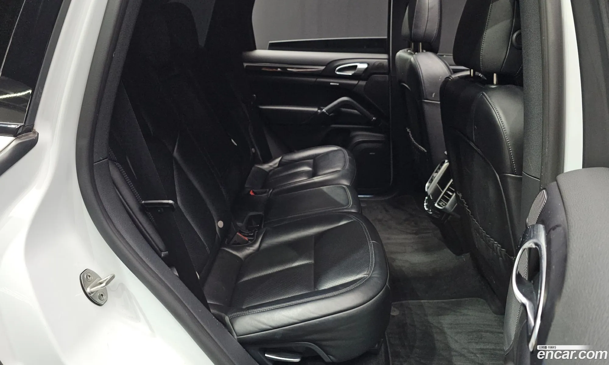 Porsche Cayenne 2017 WP1AF2925HKA29883 — 2