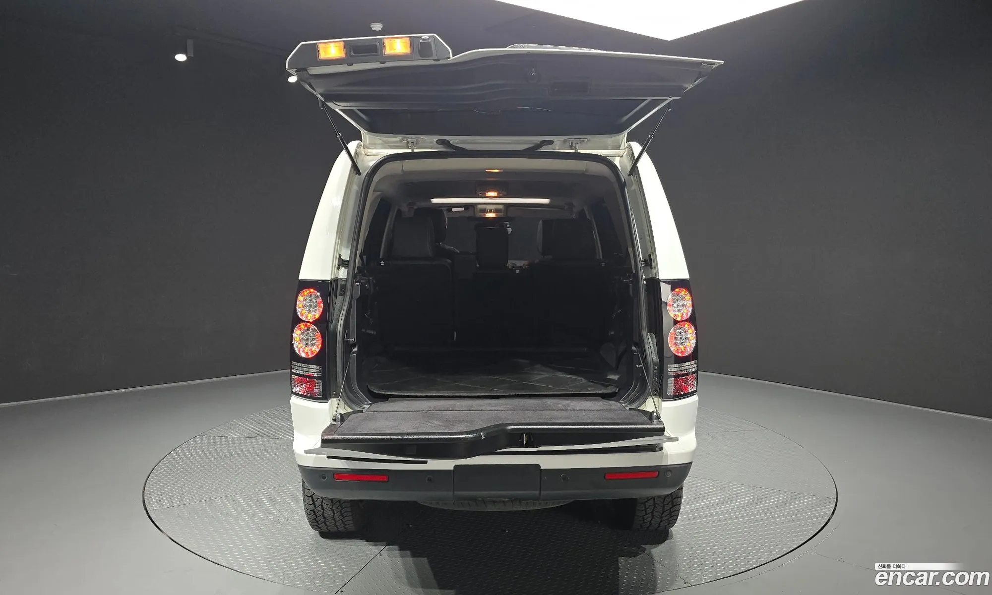Land Rover Discovery 4 2015 SALLAAAG6FA754481 — 3