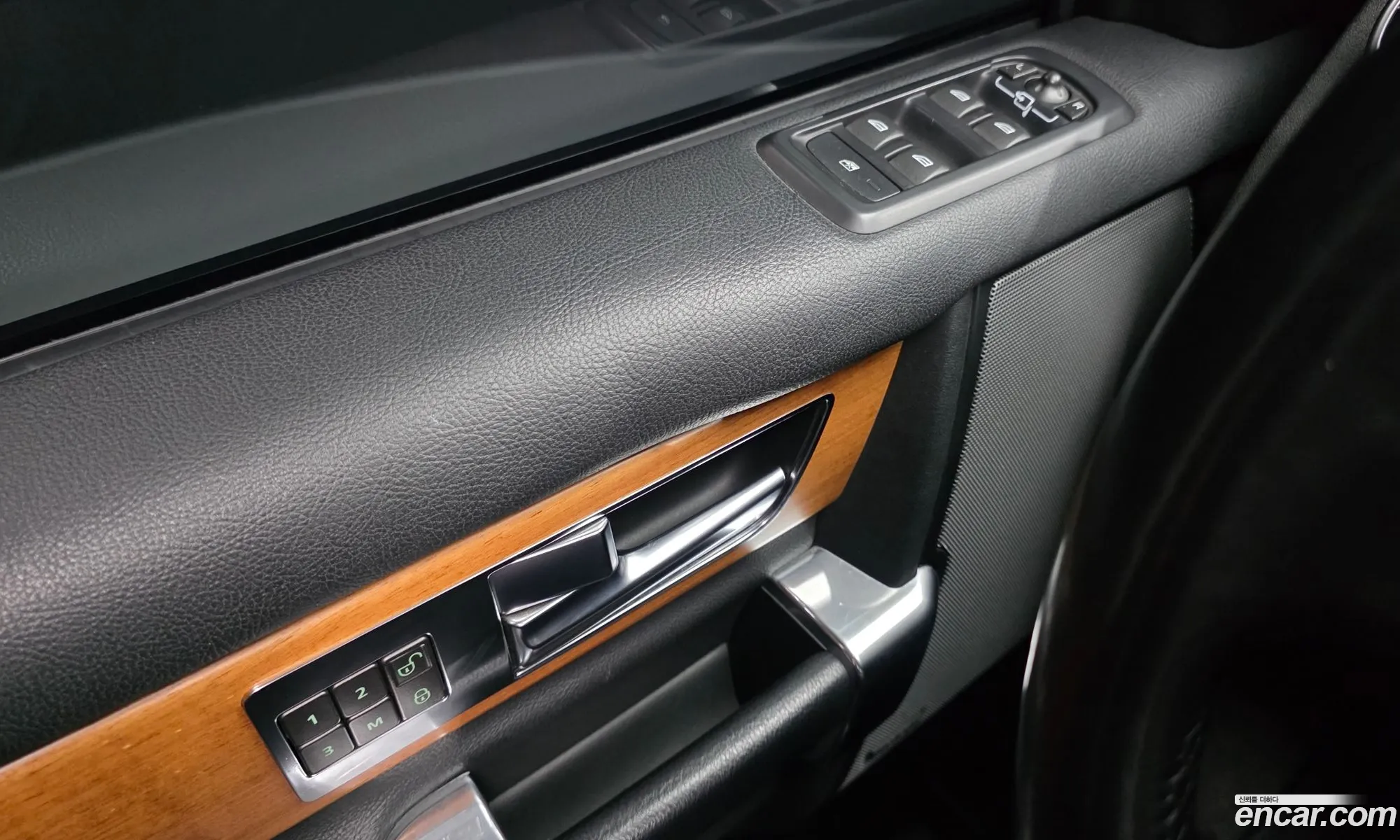 Land Rover Discovery 4 2015 SALLAAAG6FA754481 — 7