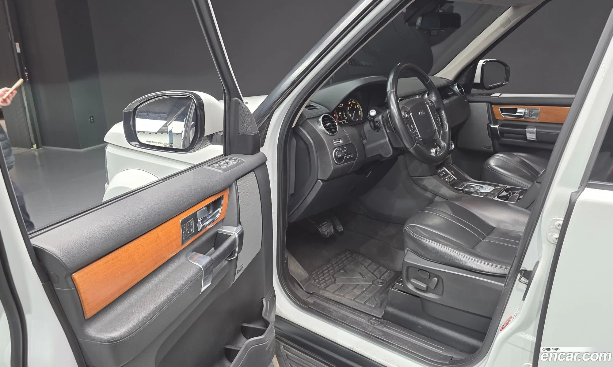 Land Rover Discovery 4 2015 SALLAAAG6FA754481 — 6