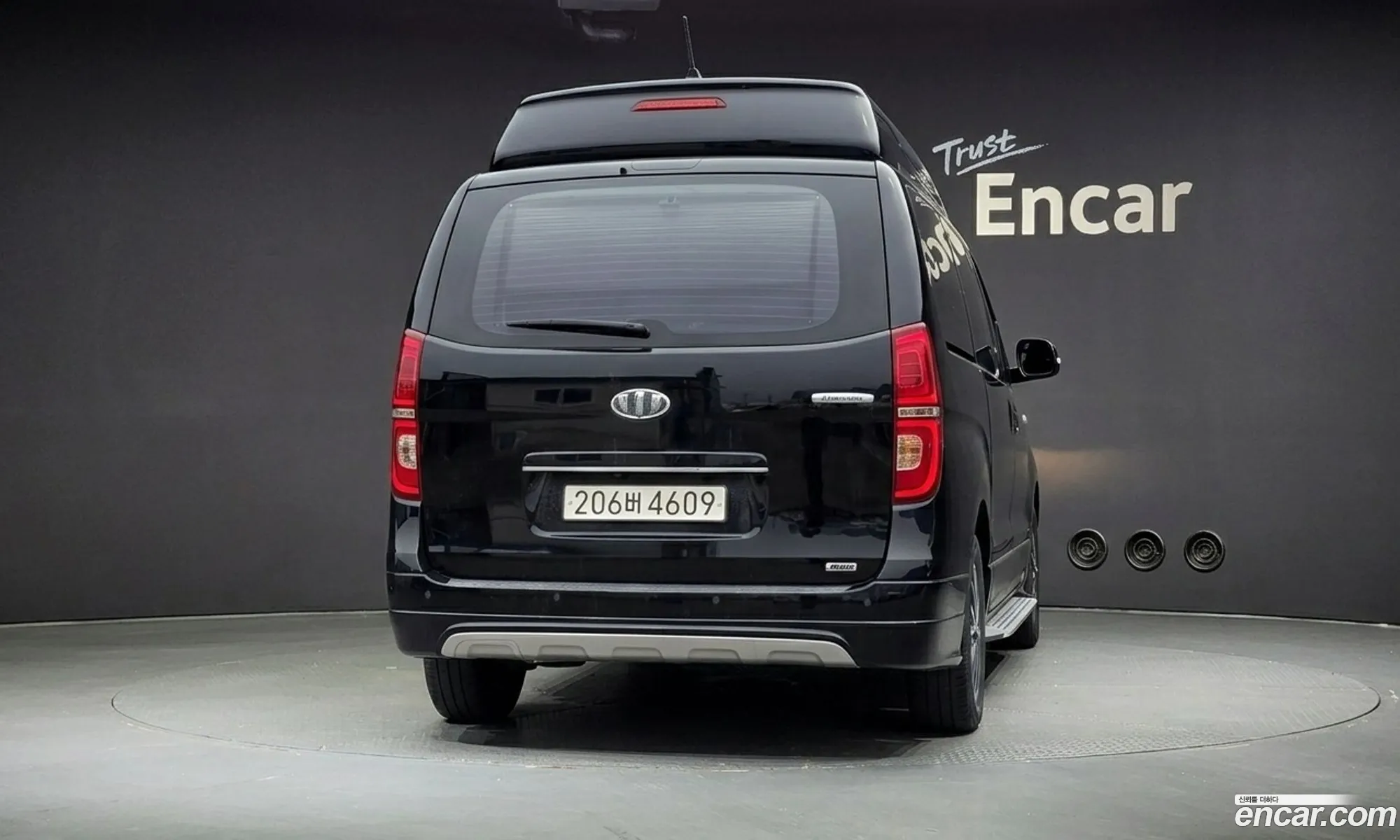 Hyundai Grand Starex 2018 — 14
