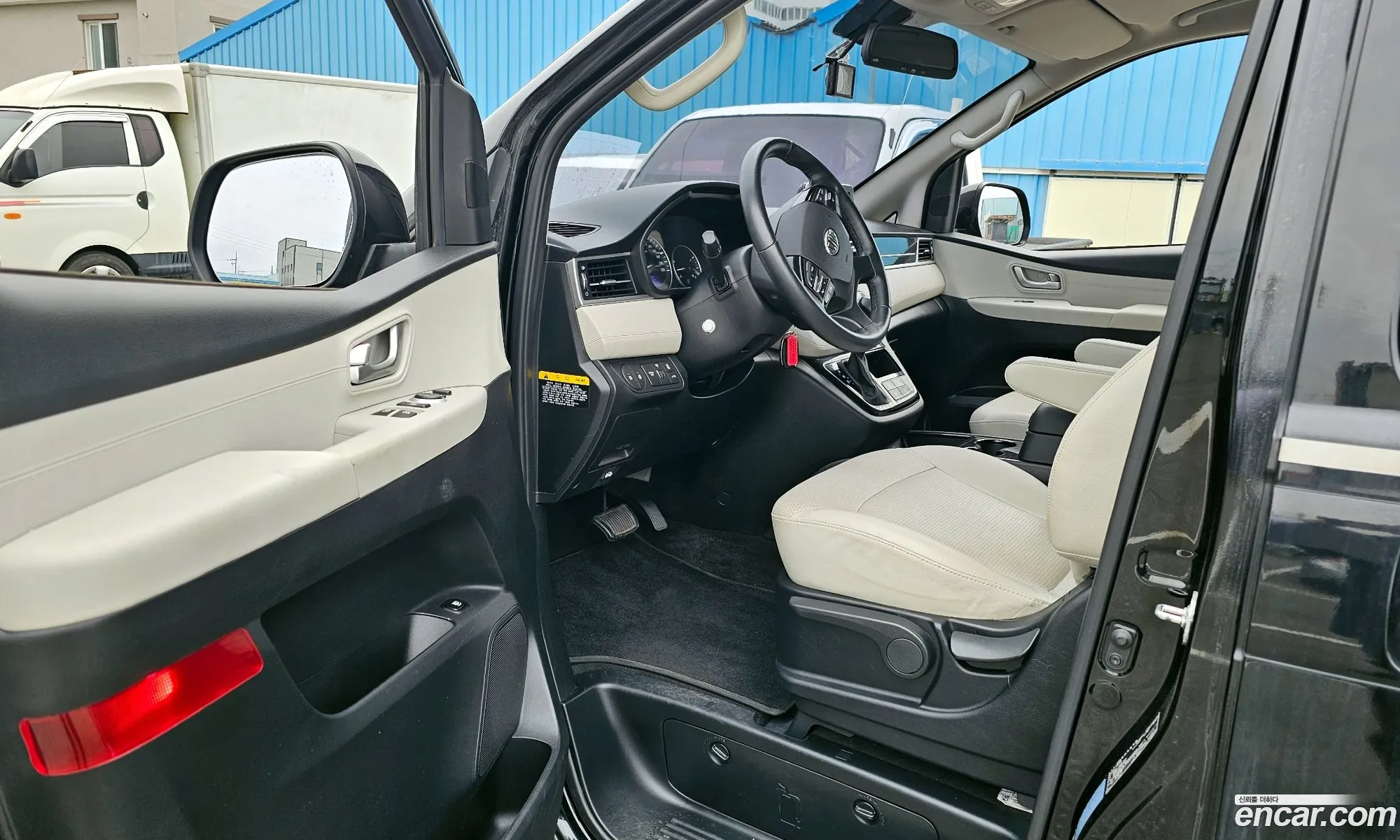 Hyundai Grand Starex 2018 — 17