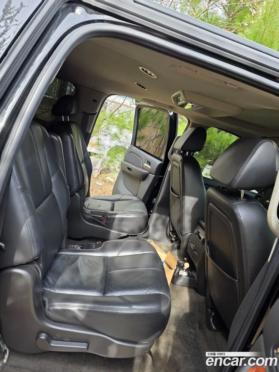 Chevrolet Suburban 2008 — 14