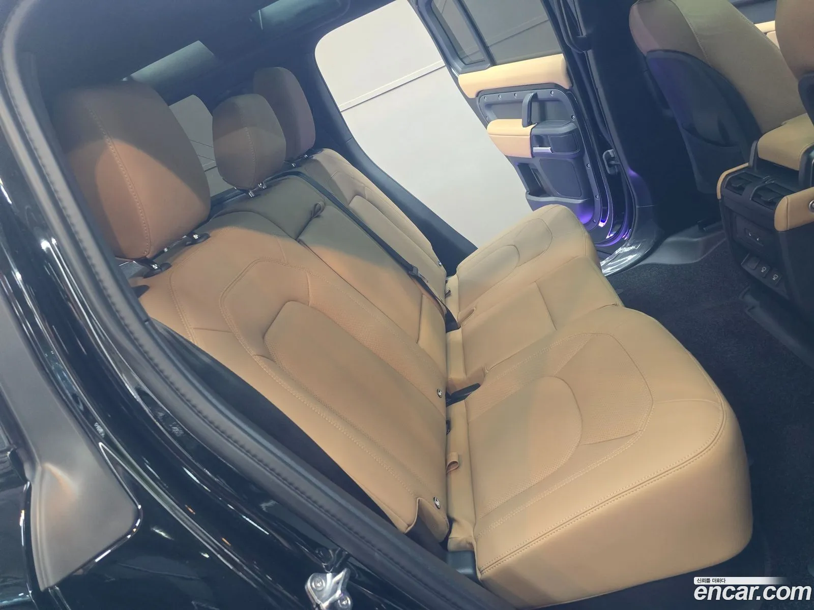 Land Rover Defender 2025 — 17