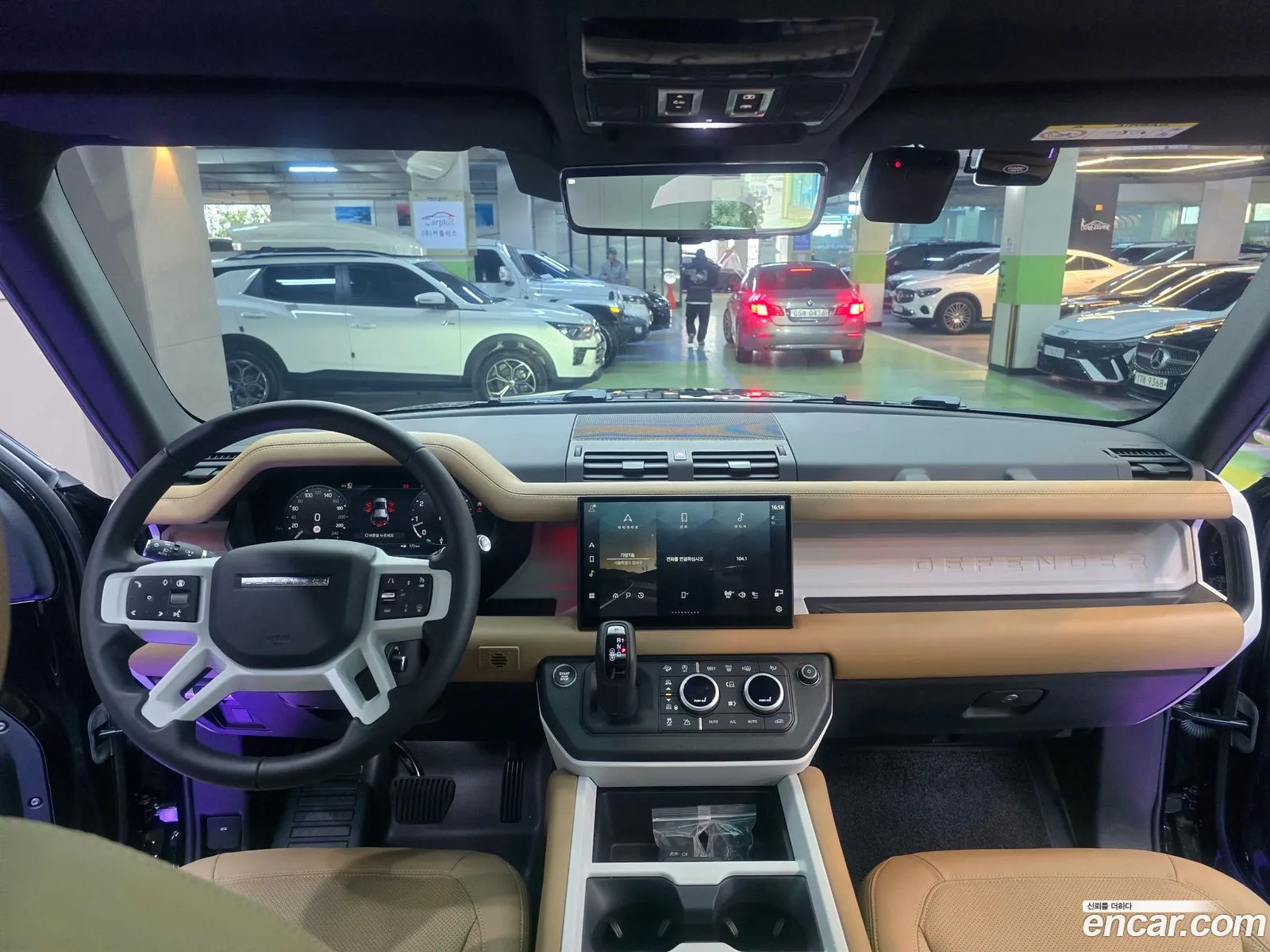 Land Rover Defender 2025 — 18
