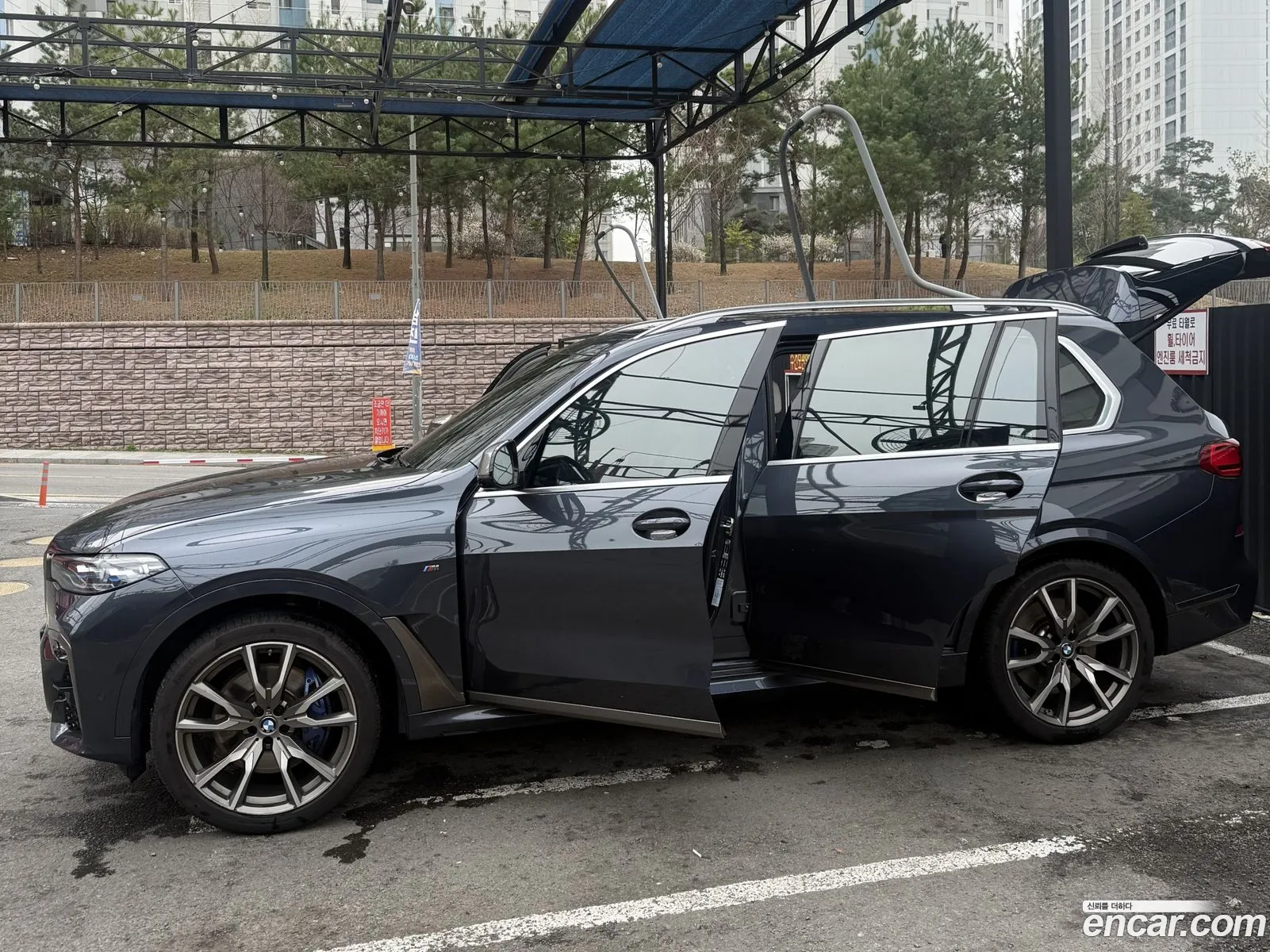 BMW X7 2022 — 16