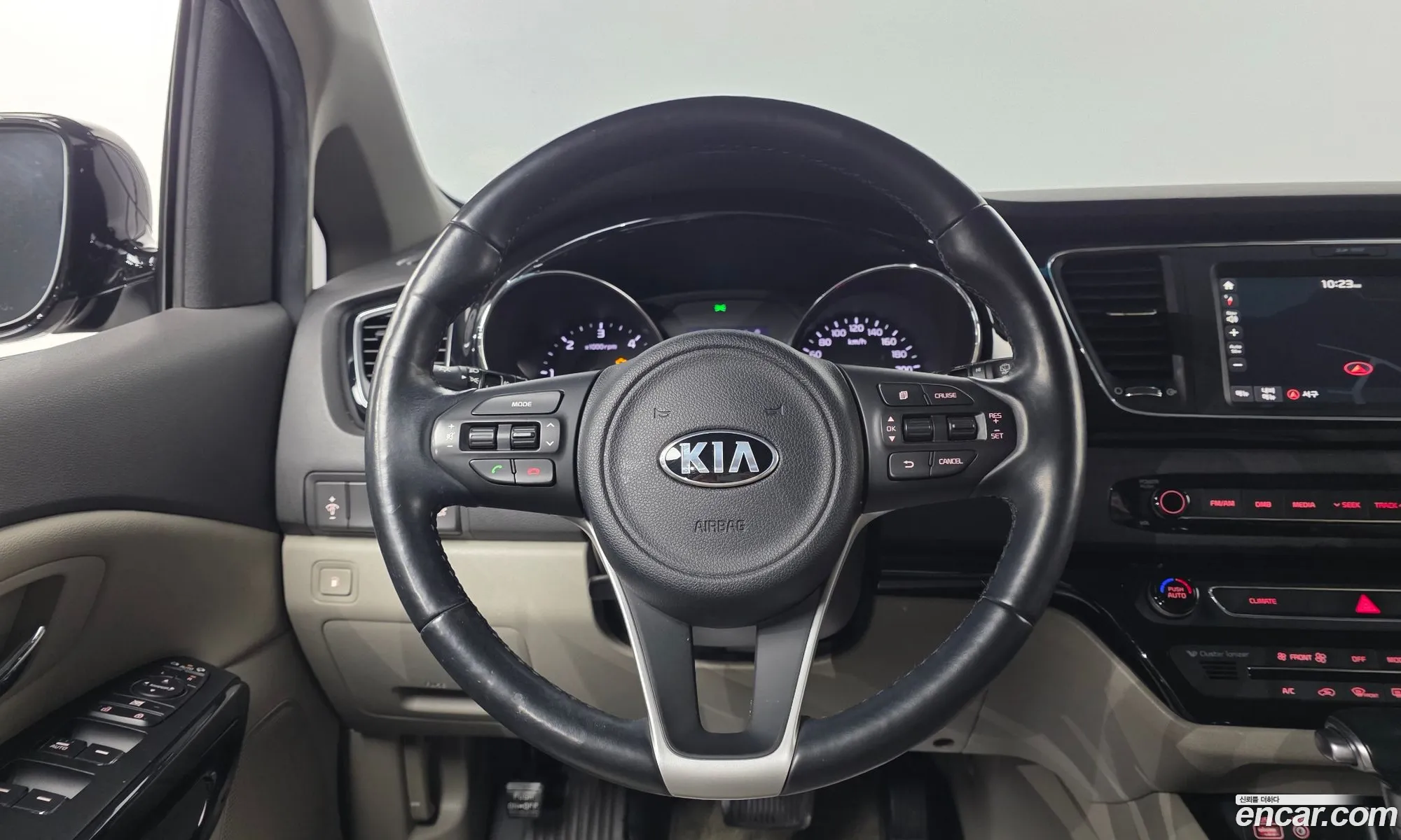 Kia Carnival 2017 — 11