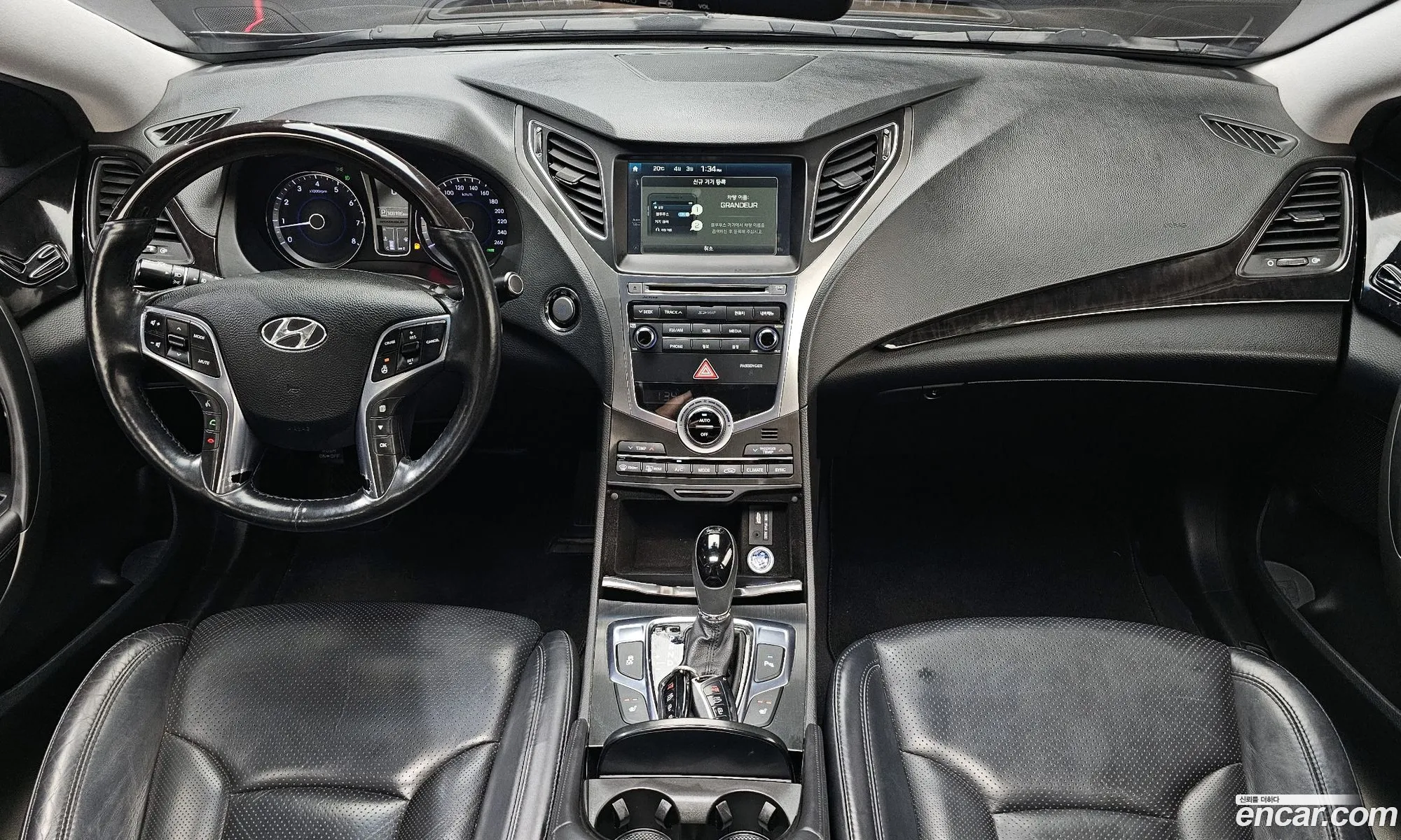 Hyundai Grandeur HG 2015 — 17