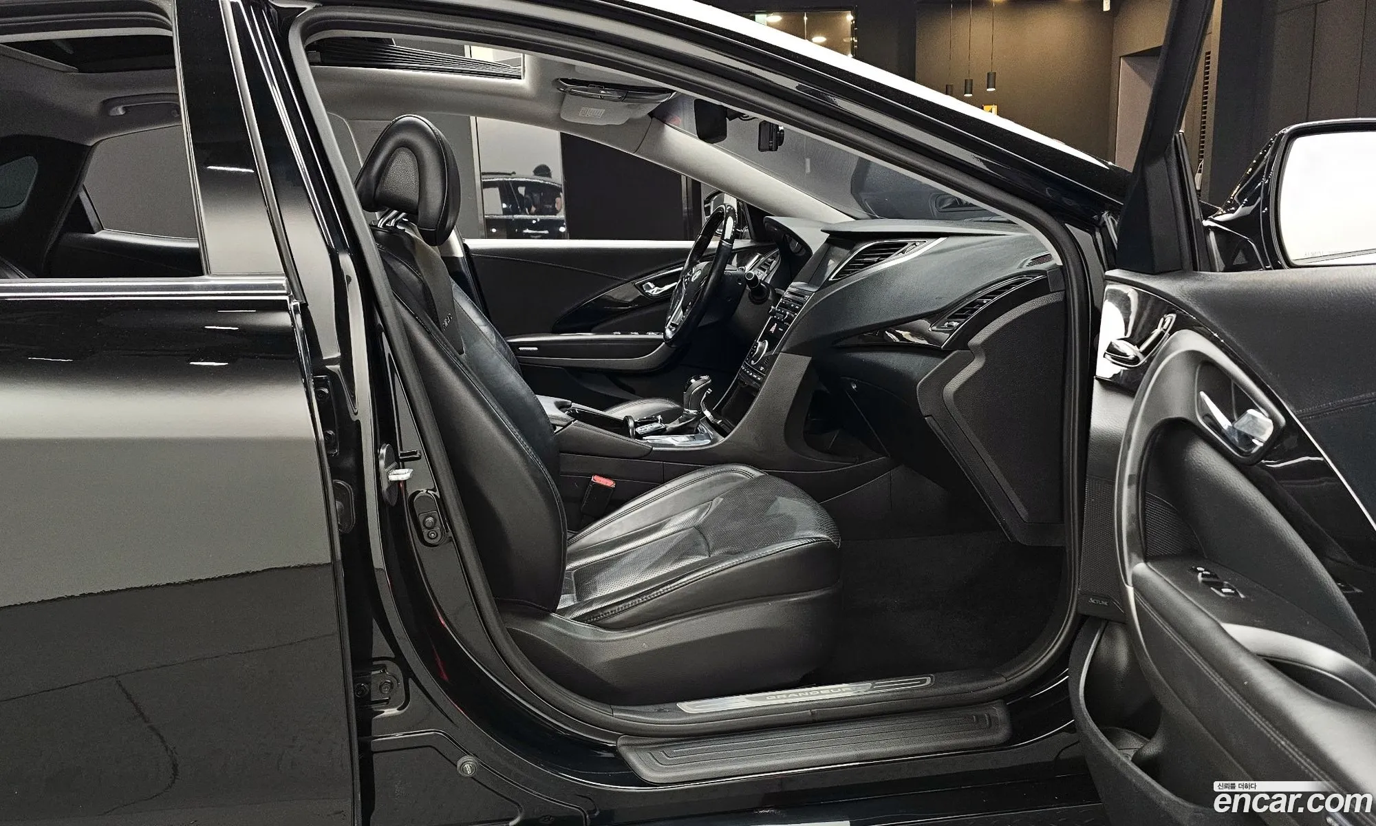 Hyundai Grandeur HG 2015 — 16