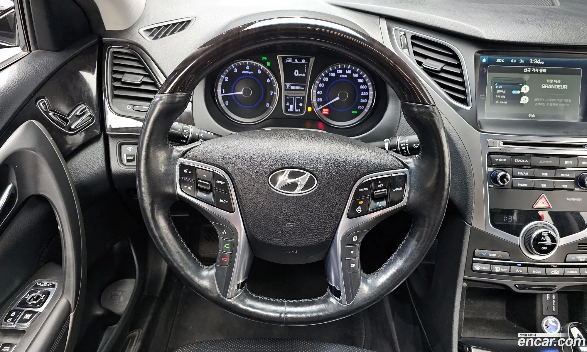 Hyundai Grandeur HG 2015 — 18