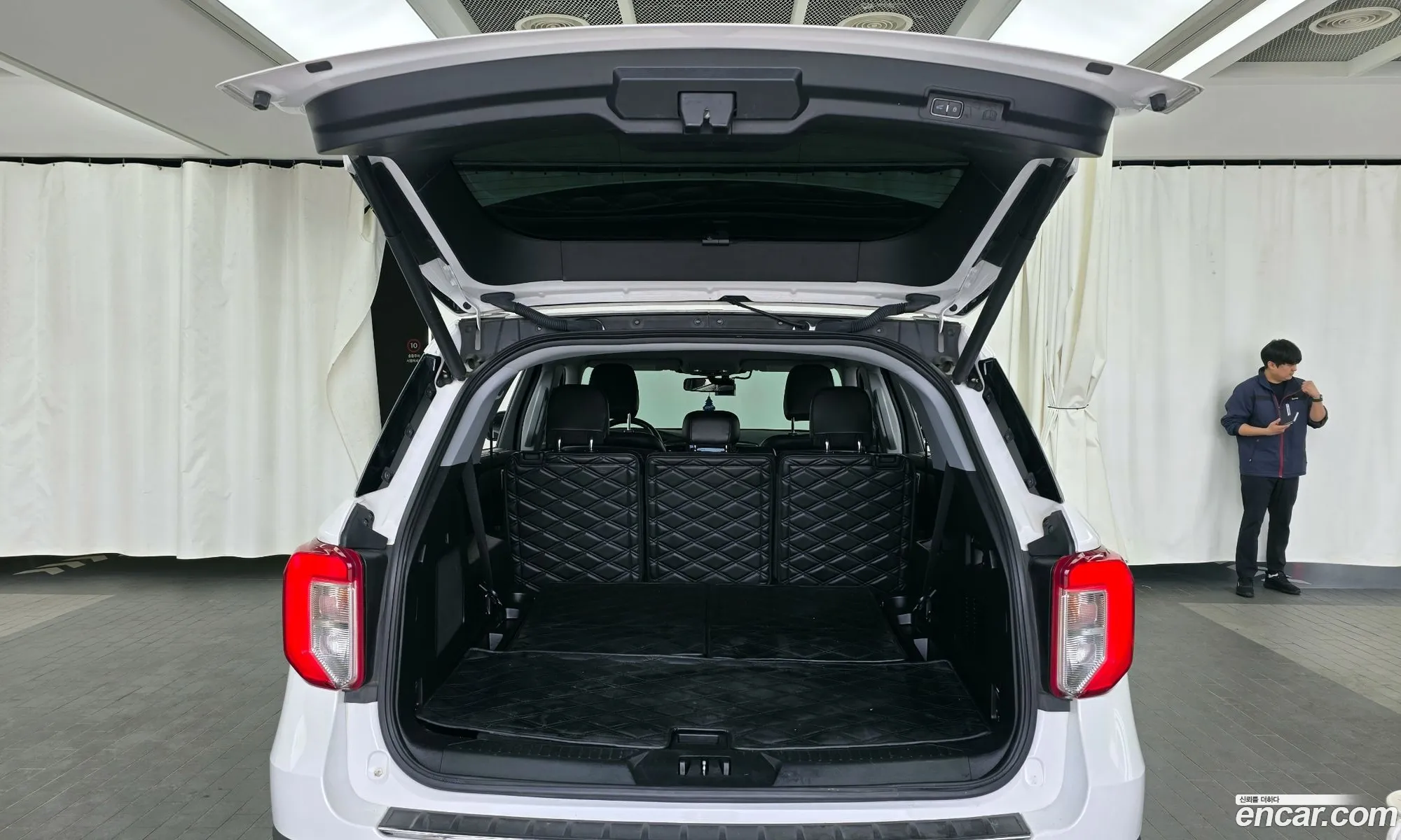 Ford Explorer 6th Gen 2020 1FMSK8FH8LGD07289 — 13