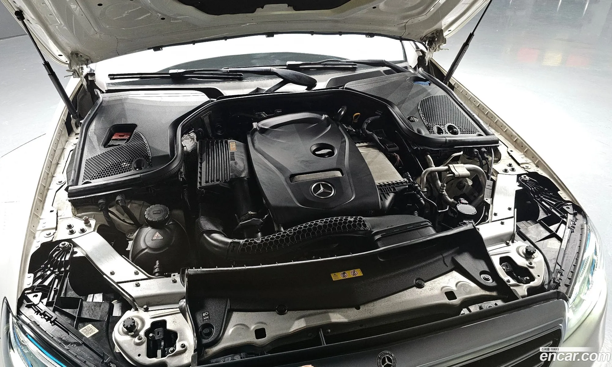Mercedes-Benz E-Class W213 2017 — 18