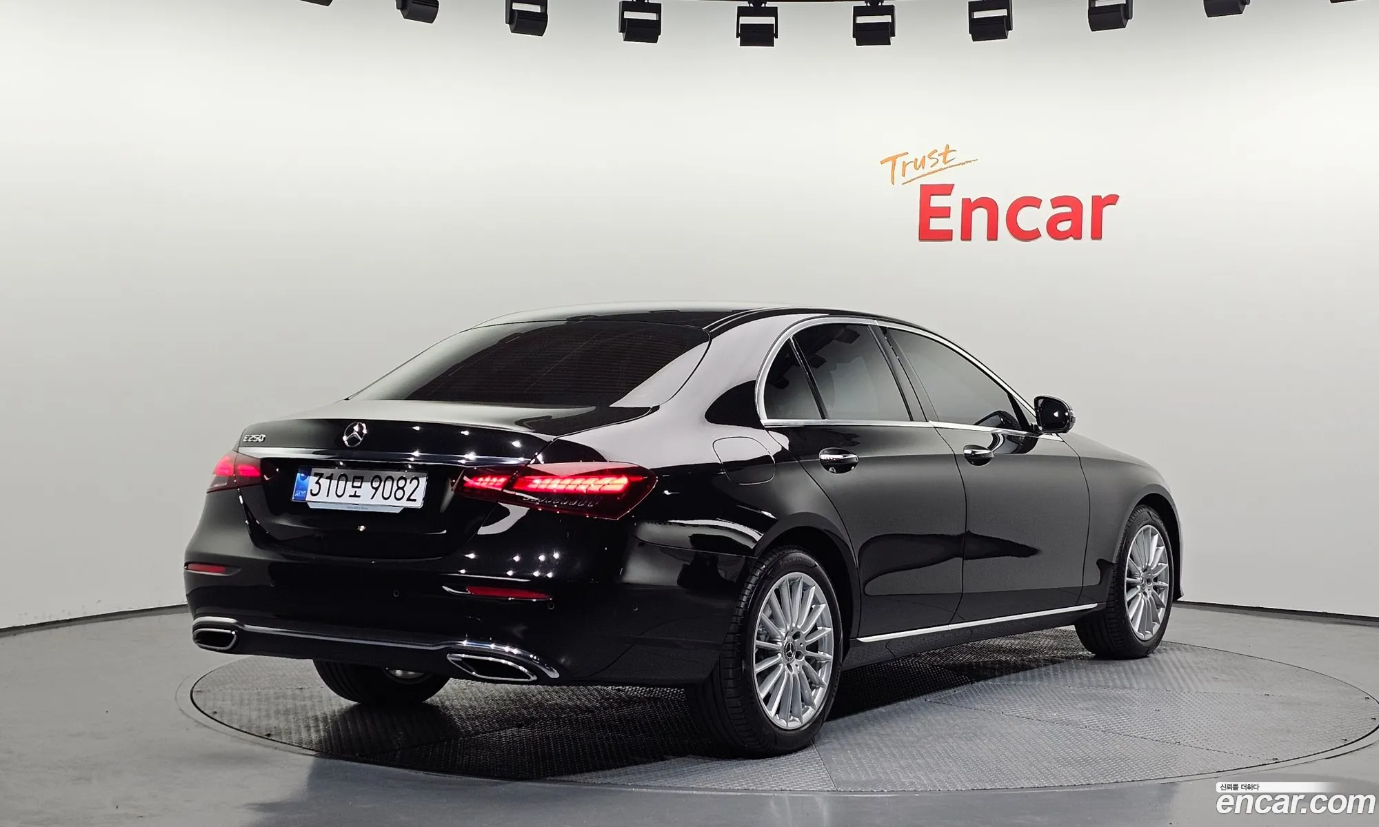 Mercedes-Benz E-Class W213 2022 — 12