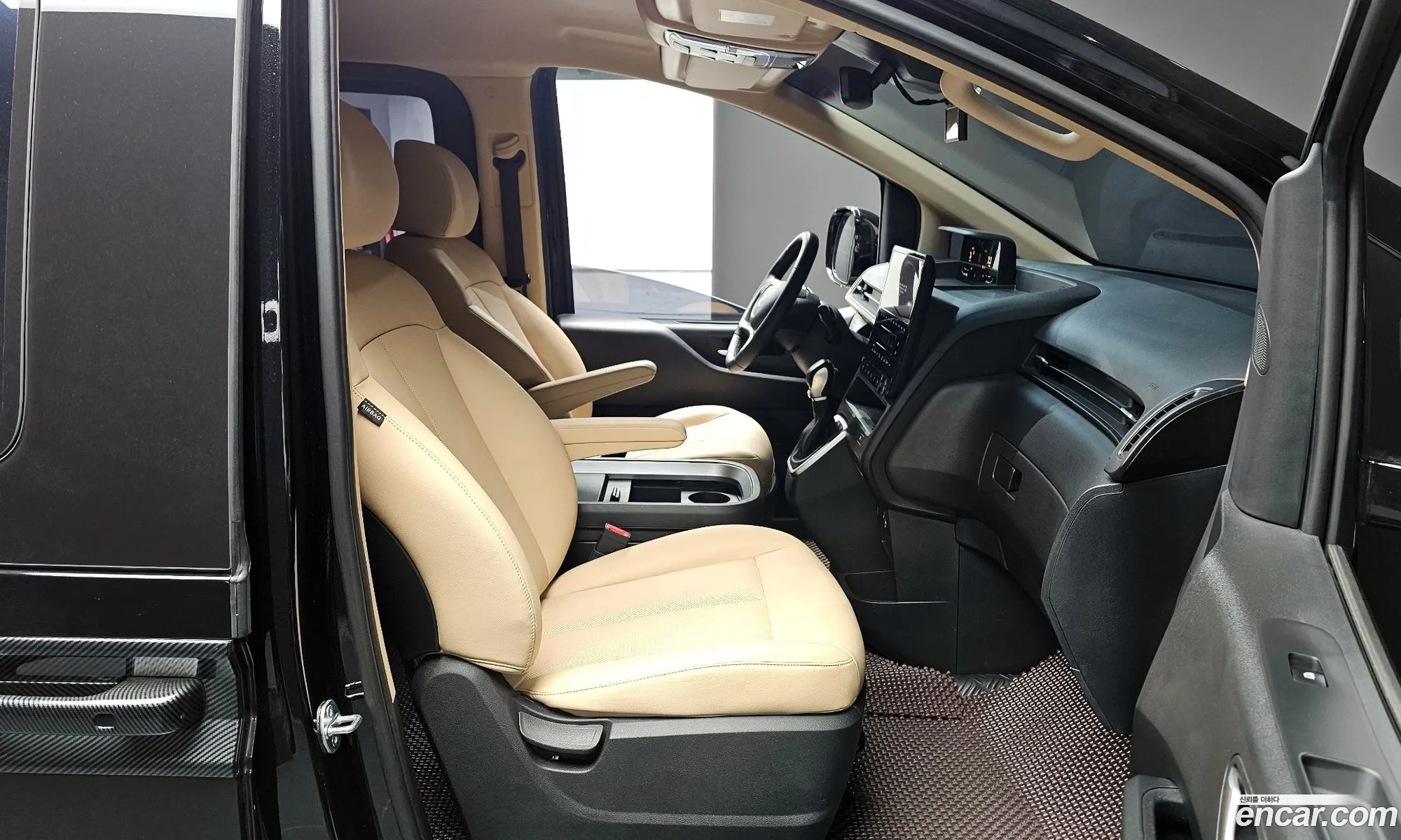 Hyundai Staria 2024 — 15