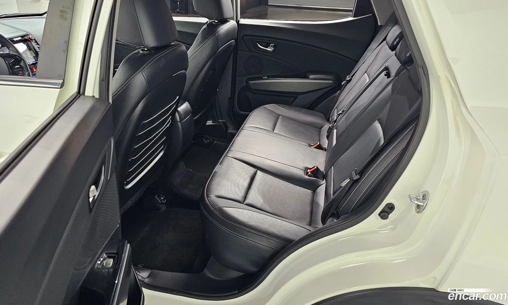 KG Mobility (SsangYong) Tivoli 2017 — 18