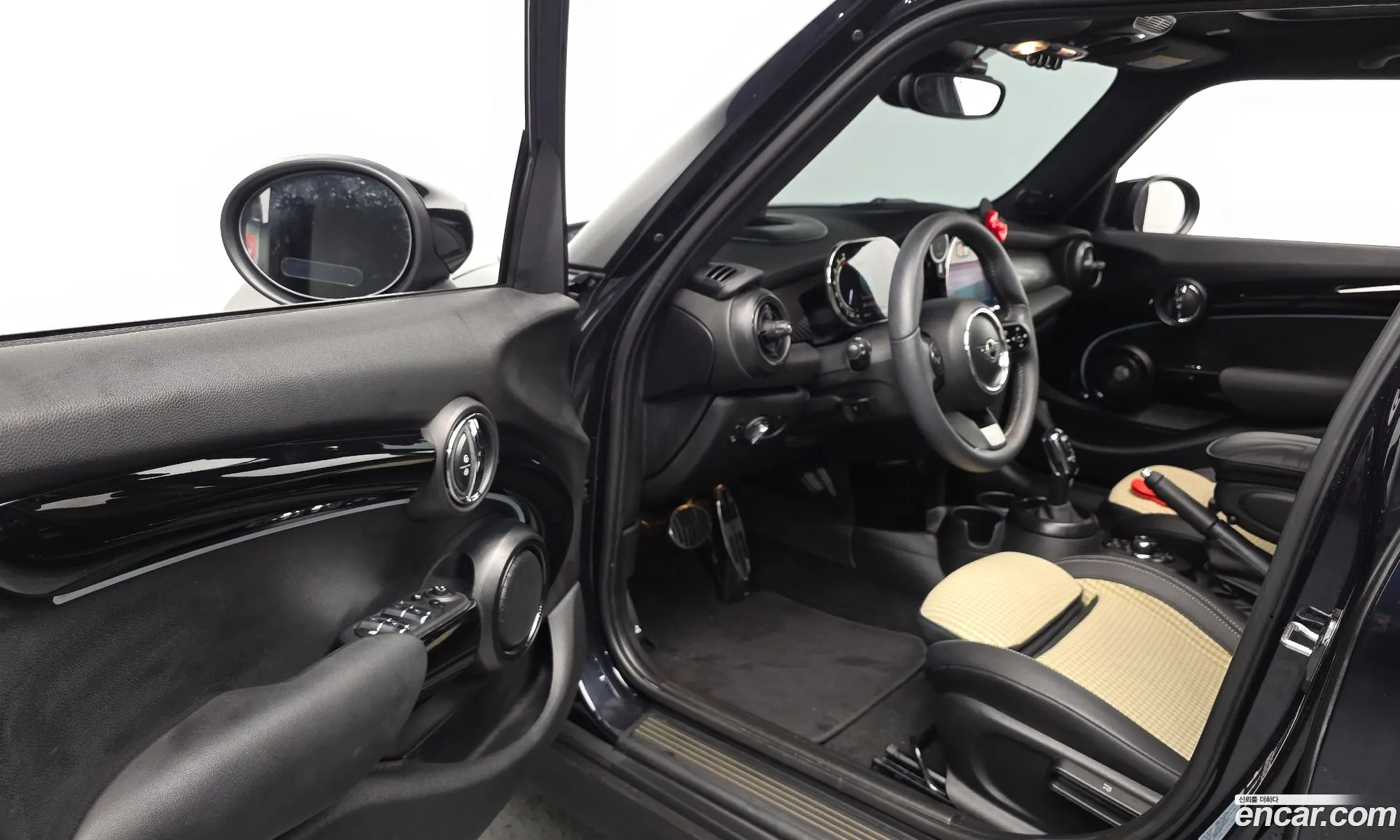Mini Cooper S 2023 WMW61DK02P2U24514 — 4