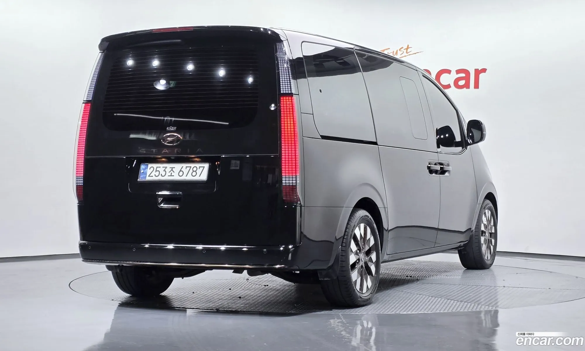 Hyundai Staria 2021 — 12