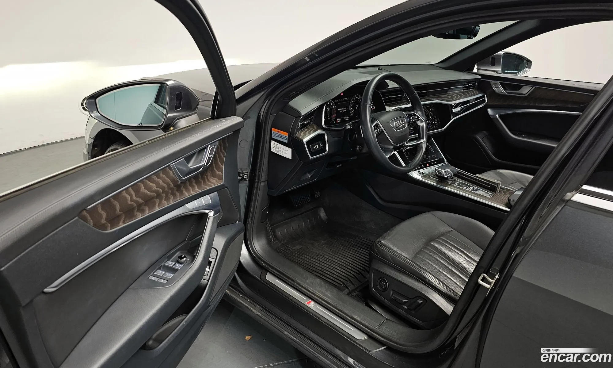 Audi A6 2022 WAUZZZF20NN015275 — 3