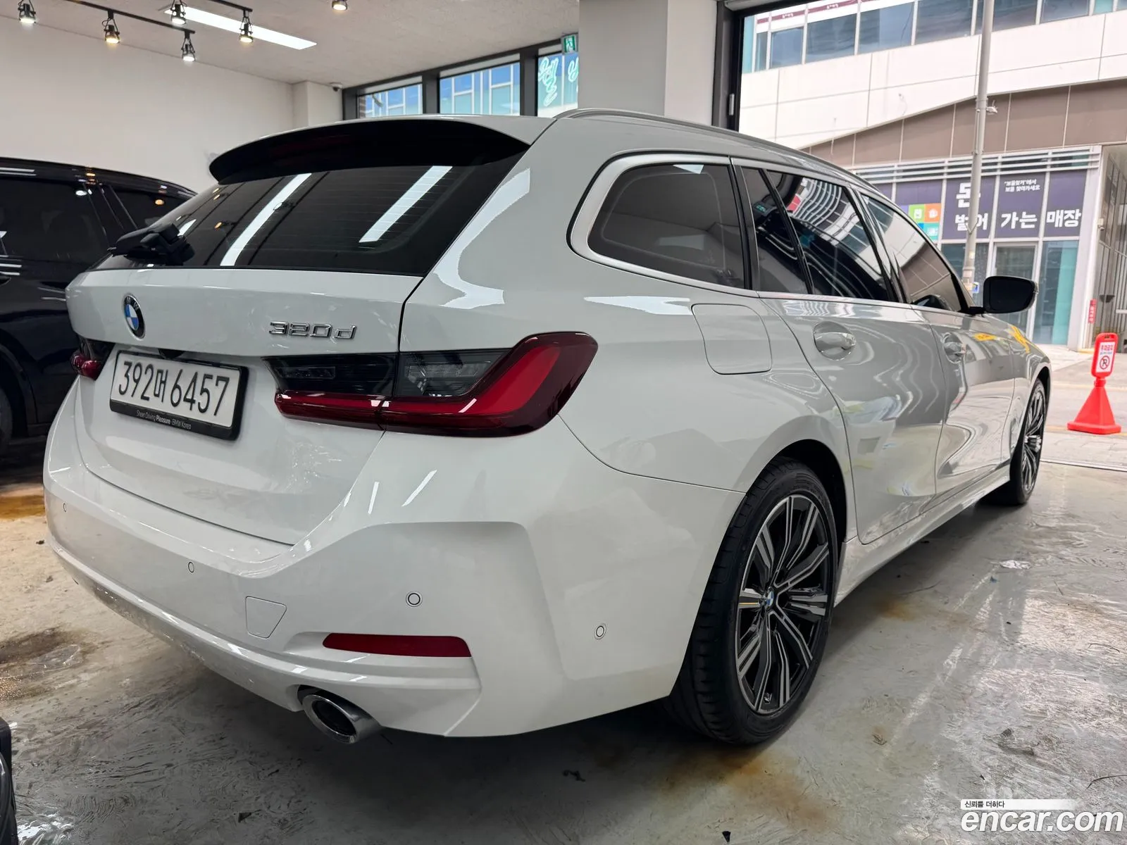 BMW 3 Series 2025 — 3