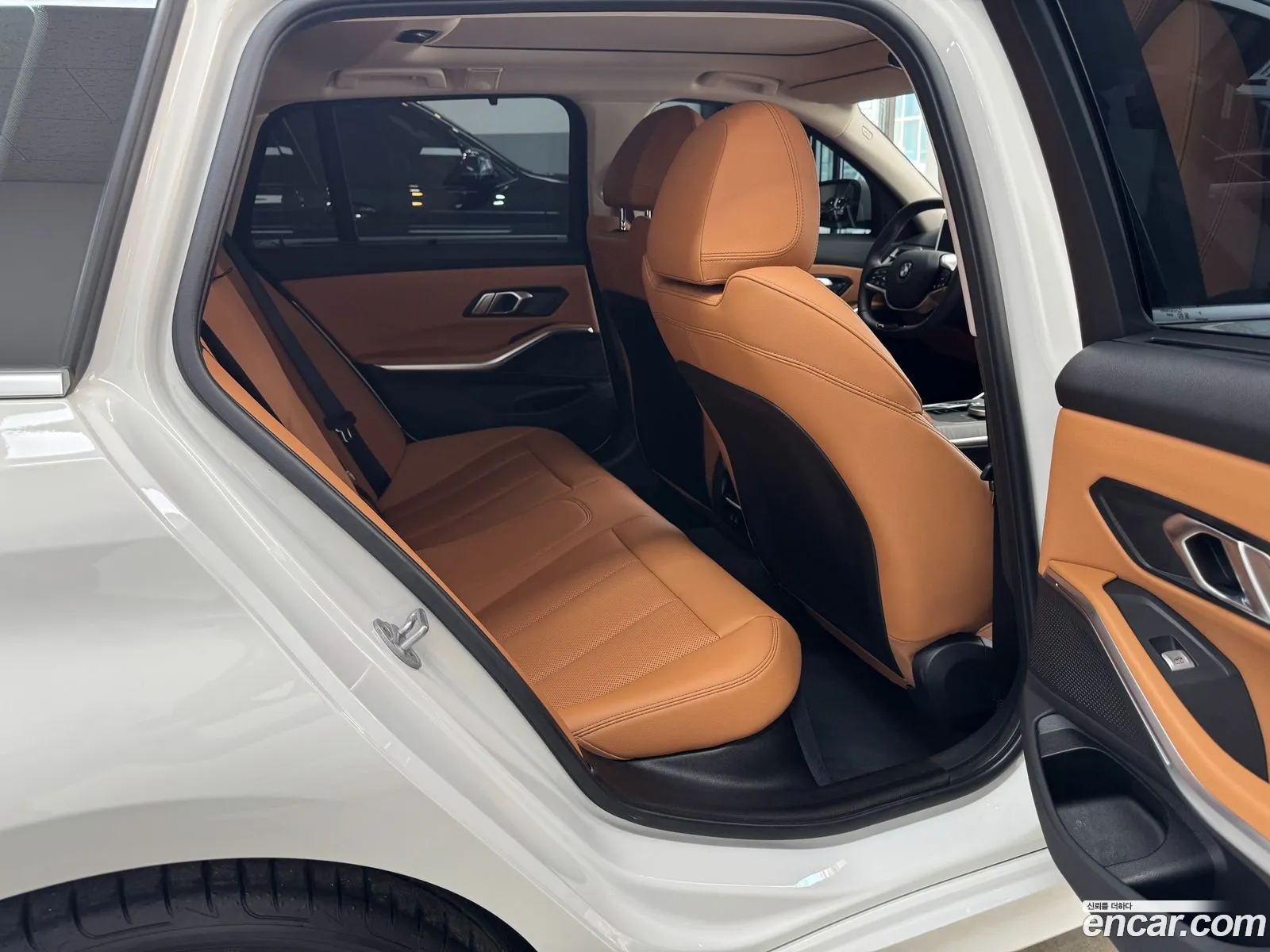 BMW 3 Series 2025 — 13