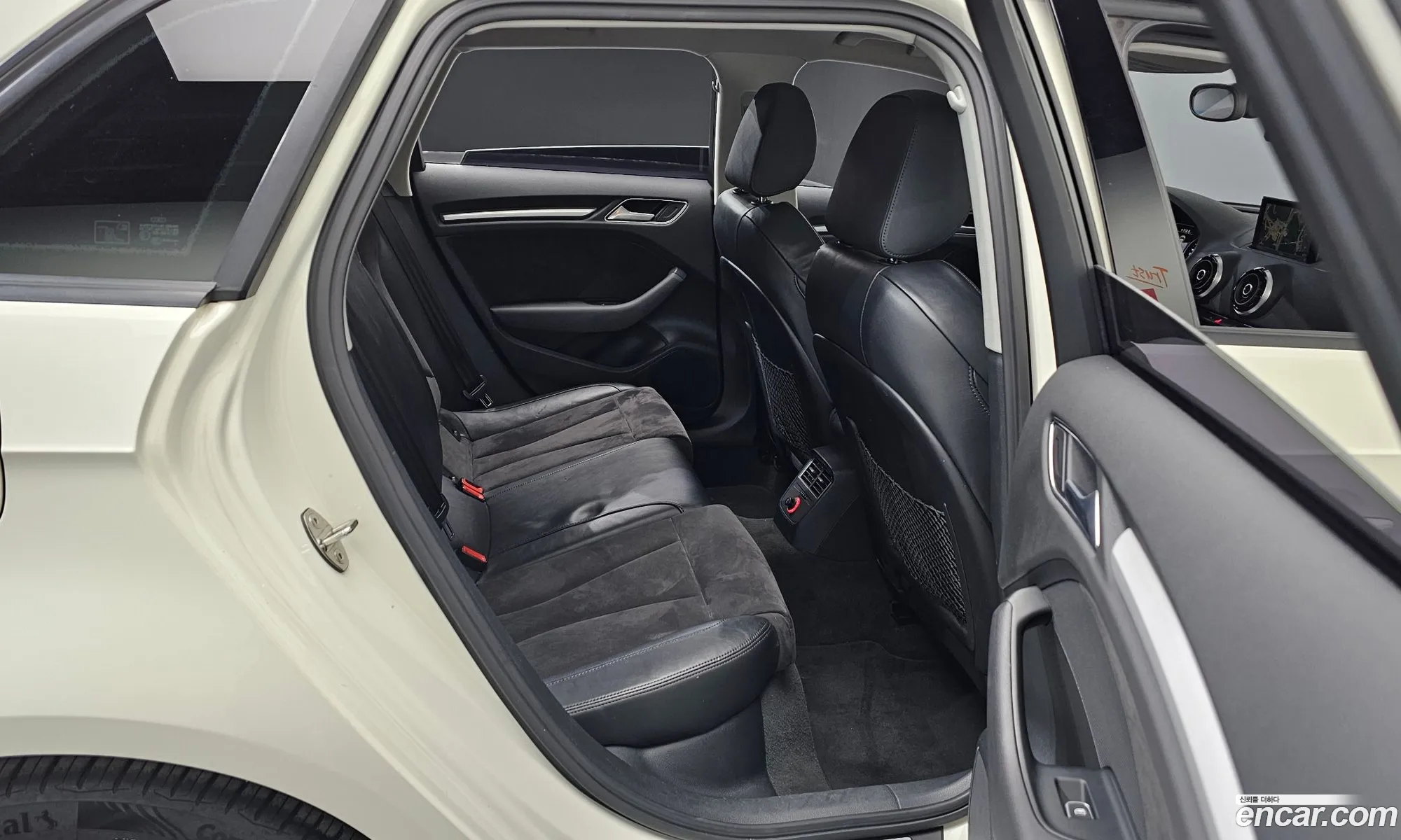 Audi A3 2015 WAUZZZ8V6FA091745 — 4