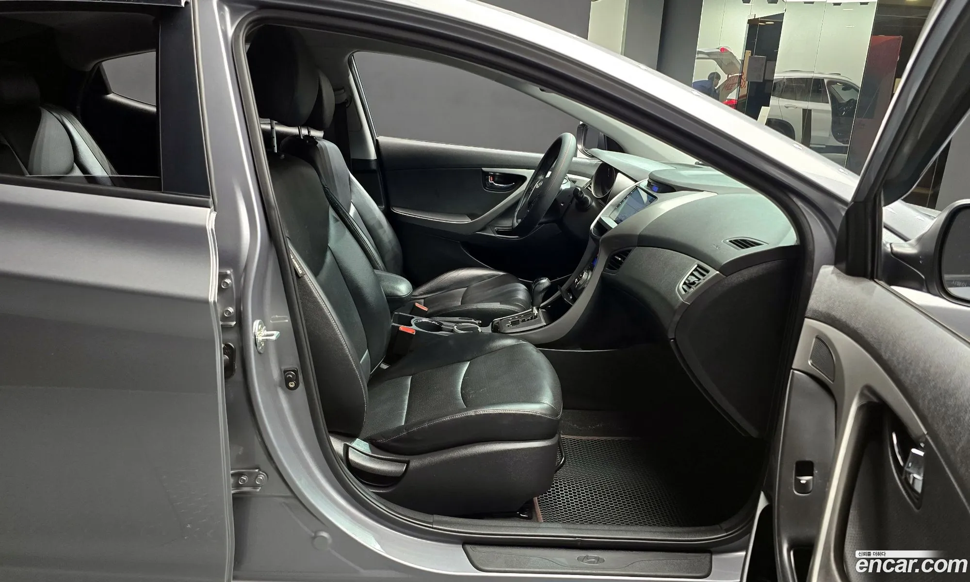 Hyundai Elantra MD 2012 — 18