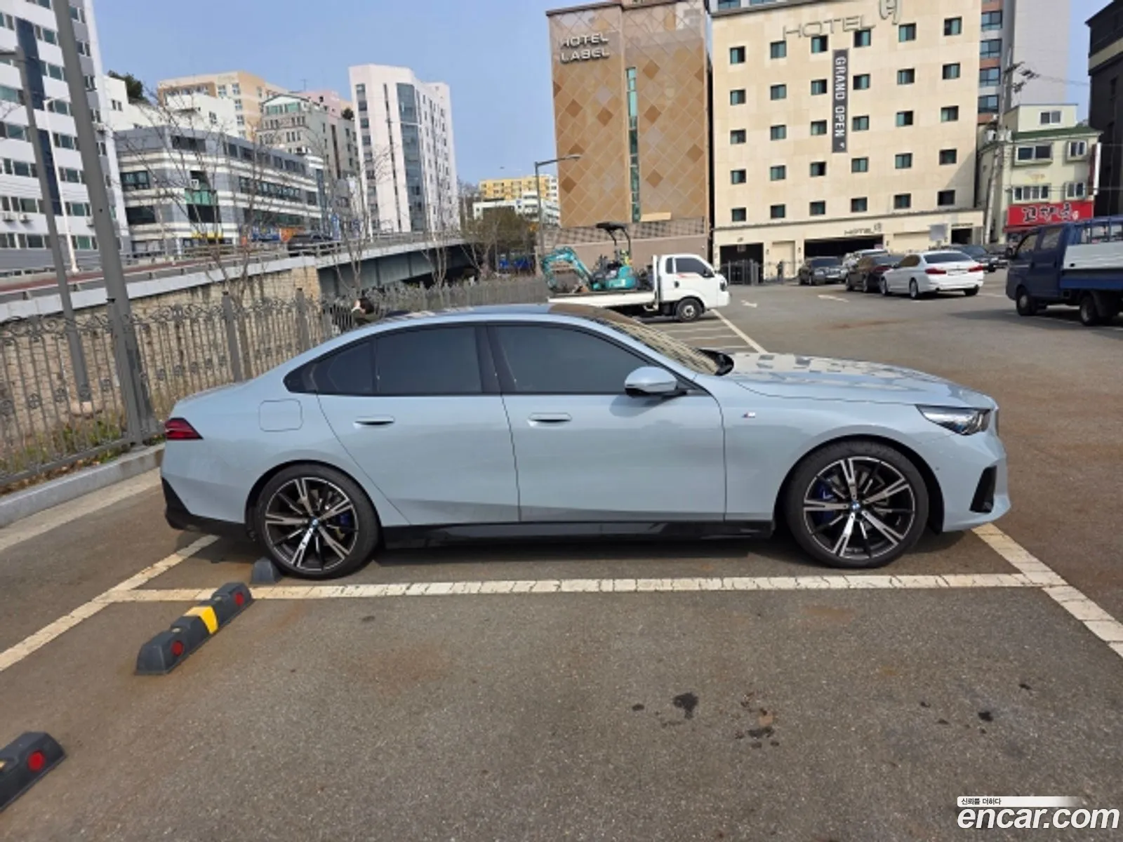 BMW 5 Series 2025 — 3