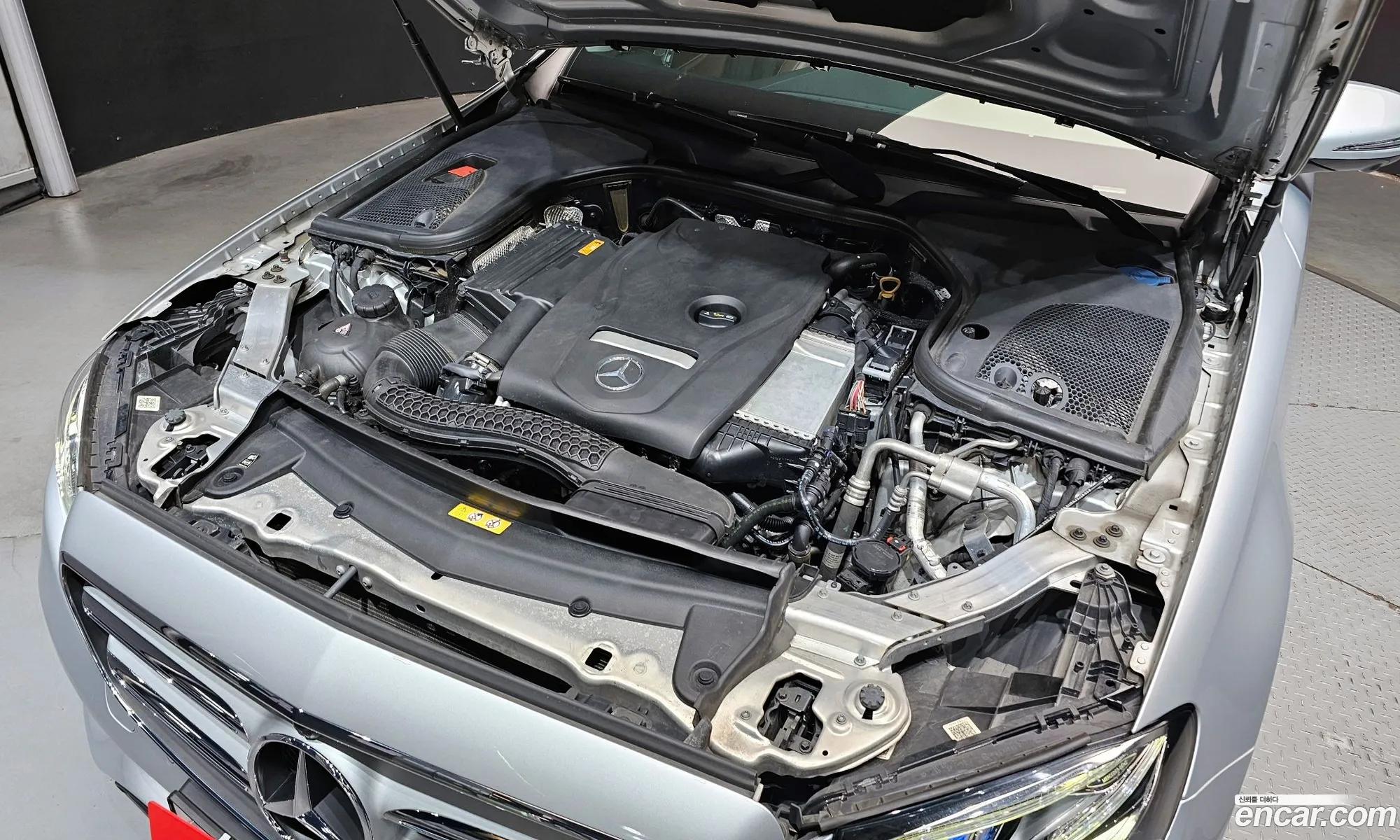 Mercedes-Benz E-Class W213 2018 WDDZF4JB2JA481867 — 16