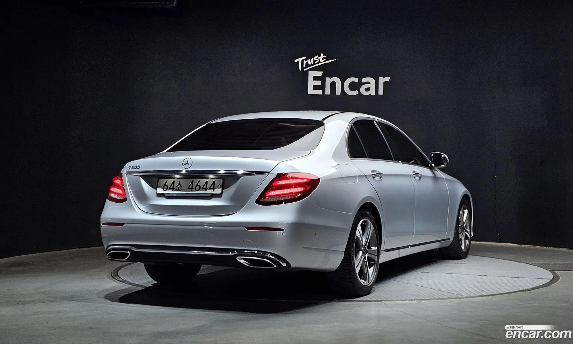 Mercedes-Benz E-Class W213 2018 WDDZF4JB2JA481867 — 17