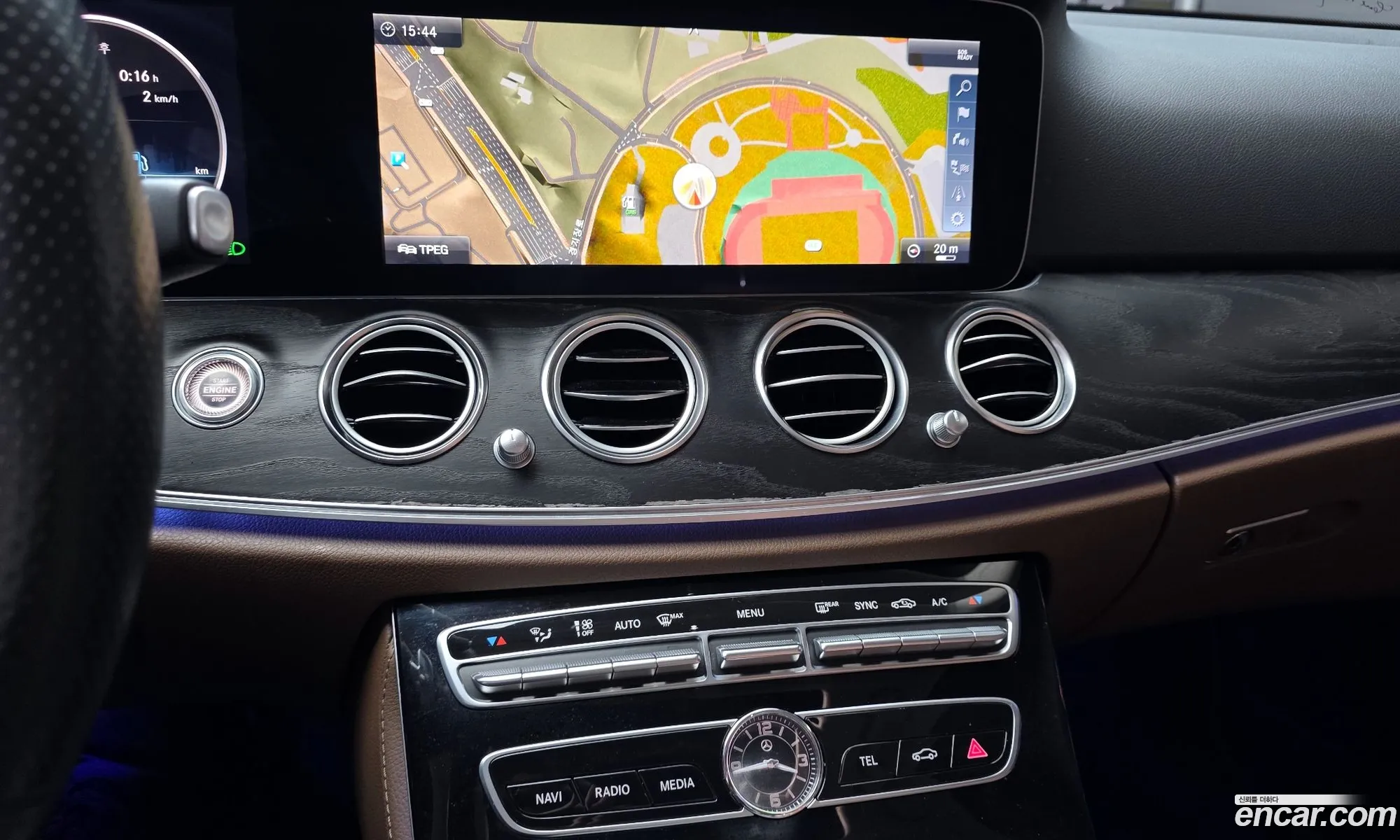 Mercedes-Benz E-Class W213 2018 WDDZF4JB2JA481867 — 10