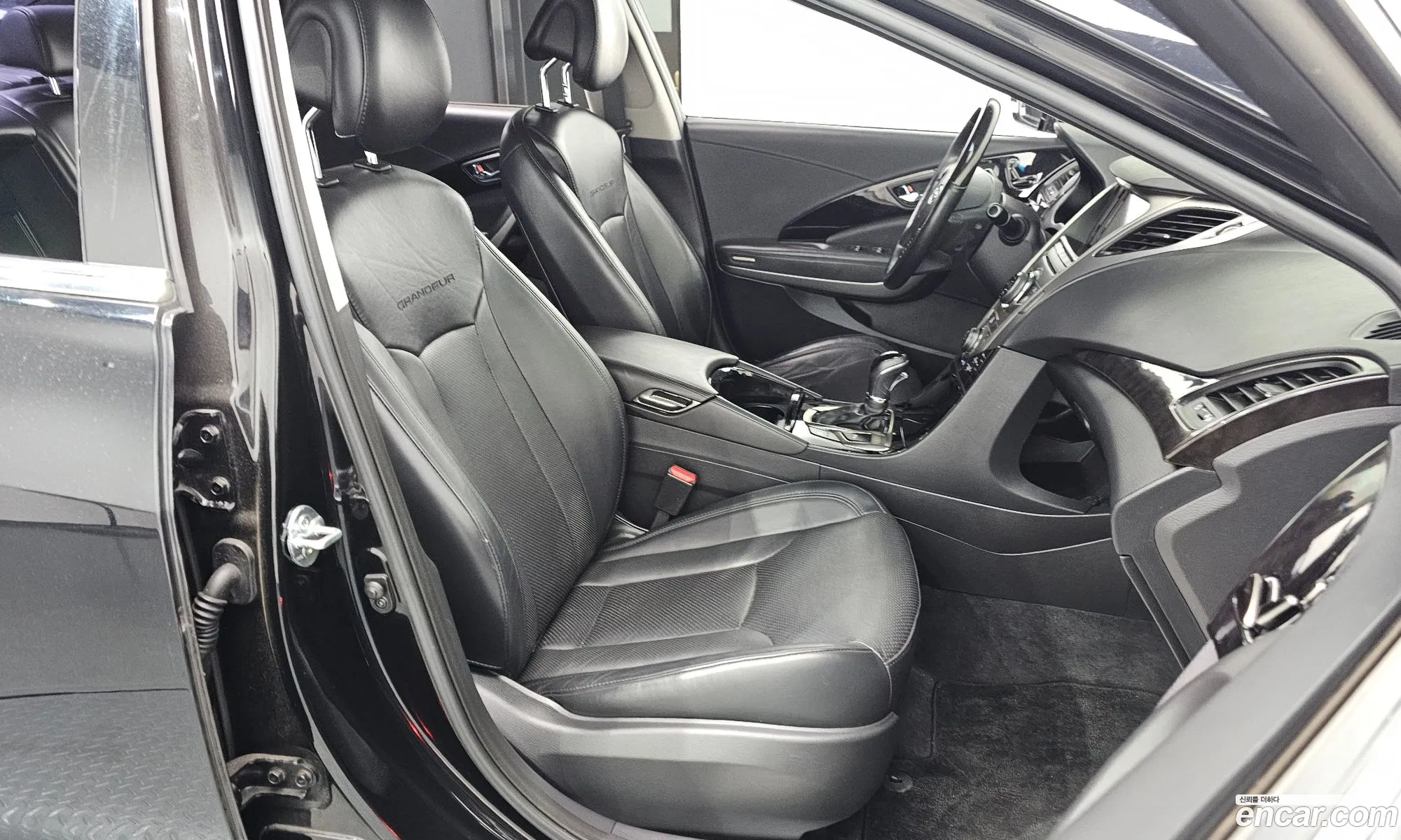 Hyundai Grandeur HG 2012 — 11