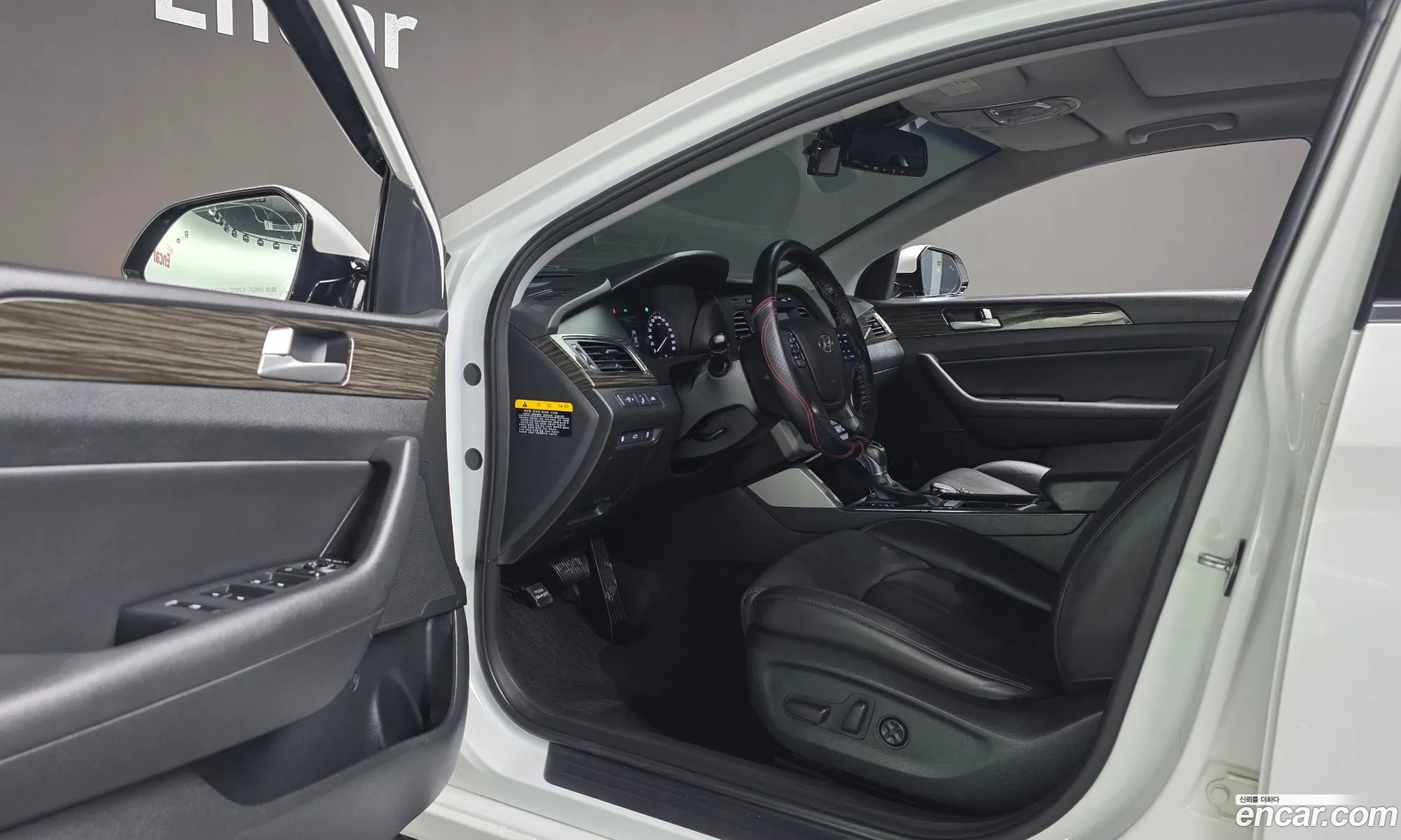 Hyundai LF Sonata 2014 — 18