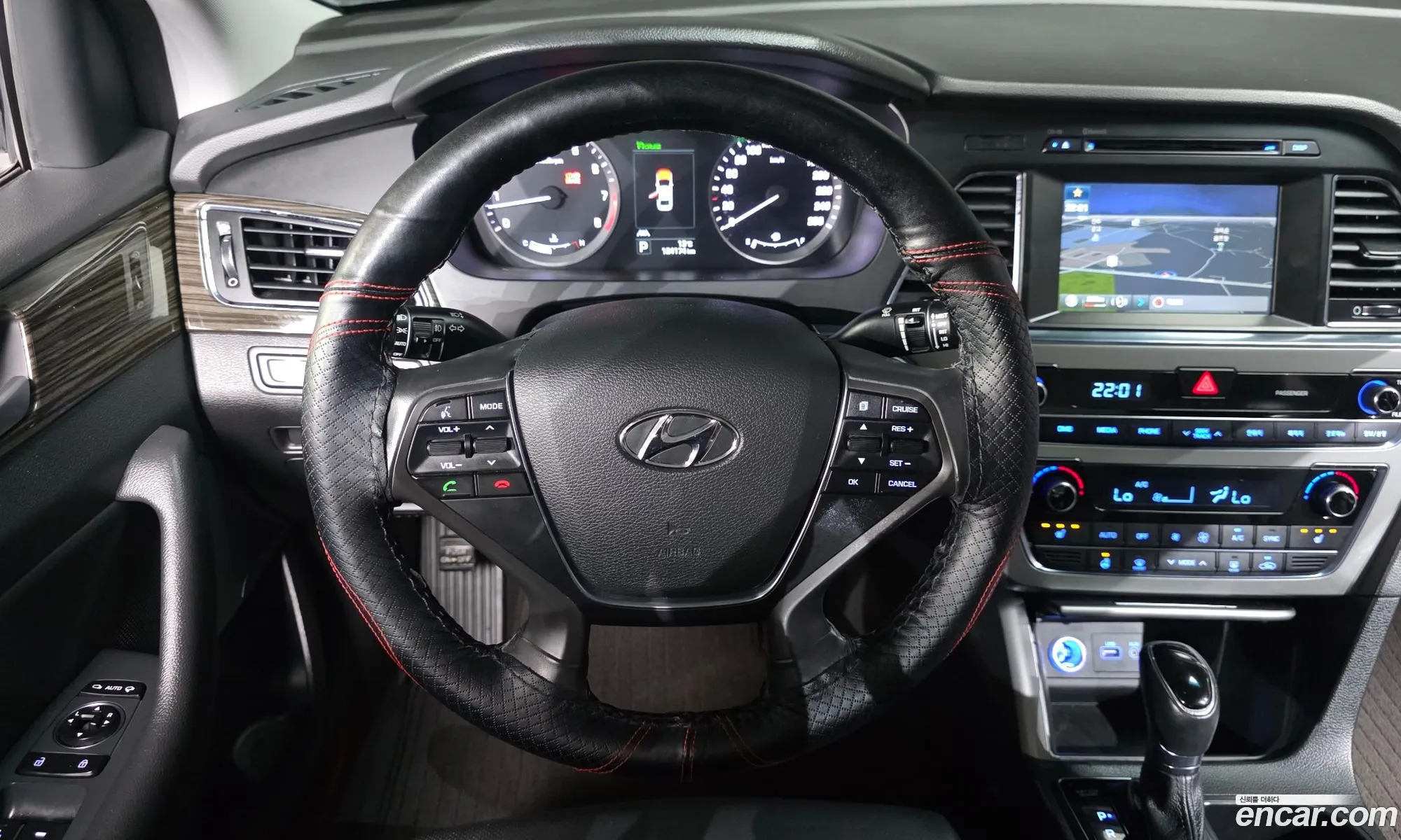 Hyundai LF Sonata 2014 — 15